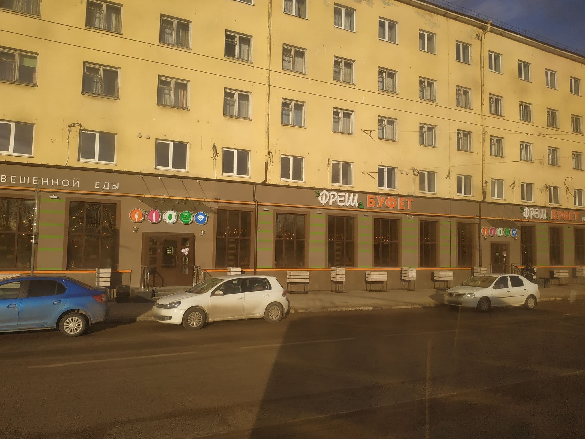 Street view near Гостиница «Центральная», Tver — © trolleway (CC BY-SA · Mapillary)