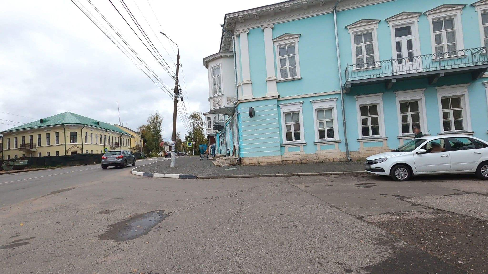 Street view near Гостиница Пожарских, Torzhok — © trolleway (CC BY-SA · Mapillary)