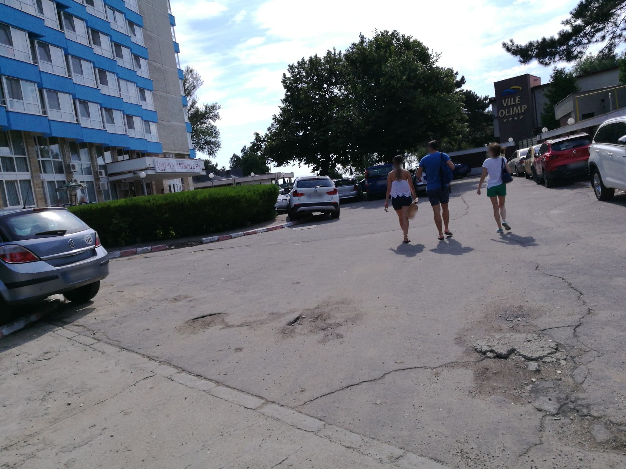 Street view near Complex Vile Neptun-Olimp, 23 August — © rsandu (CC BY-SA · Mapillary)