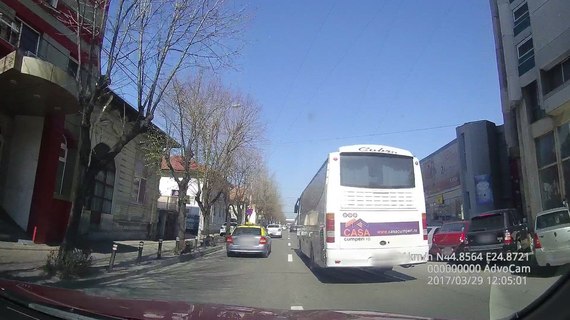 Street view near Hotel Carmen, Piteşti — © tavi (CC BY-SA · Mapillary)