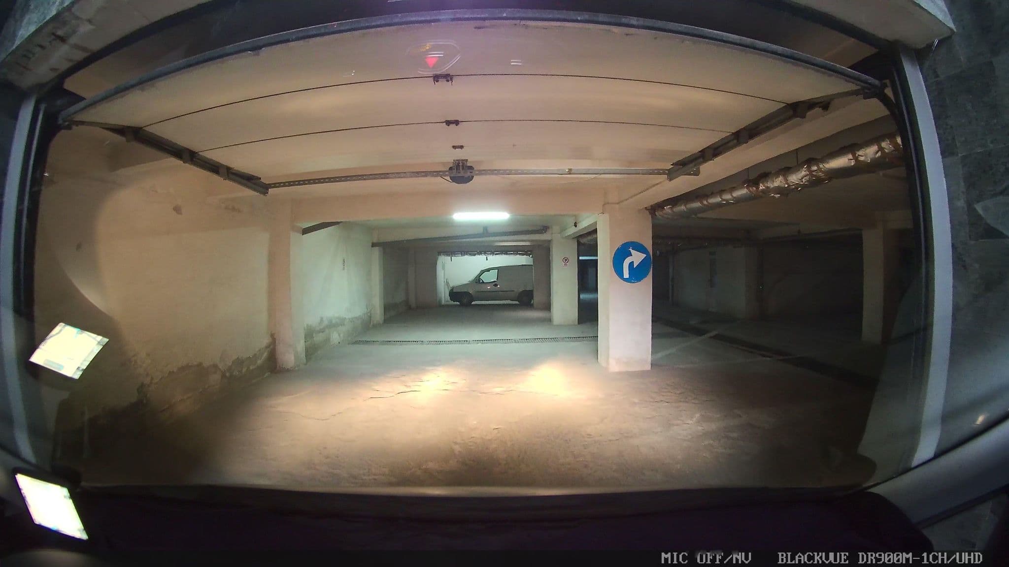 Street view near Hotel Green House, Craiova — © jthnz (CC BY-SA · Mapillary)