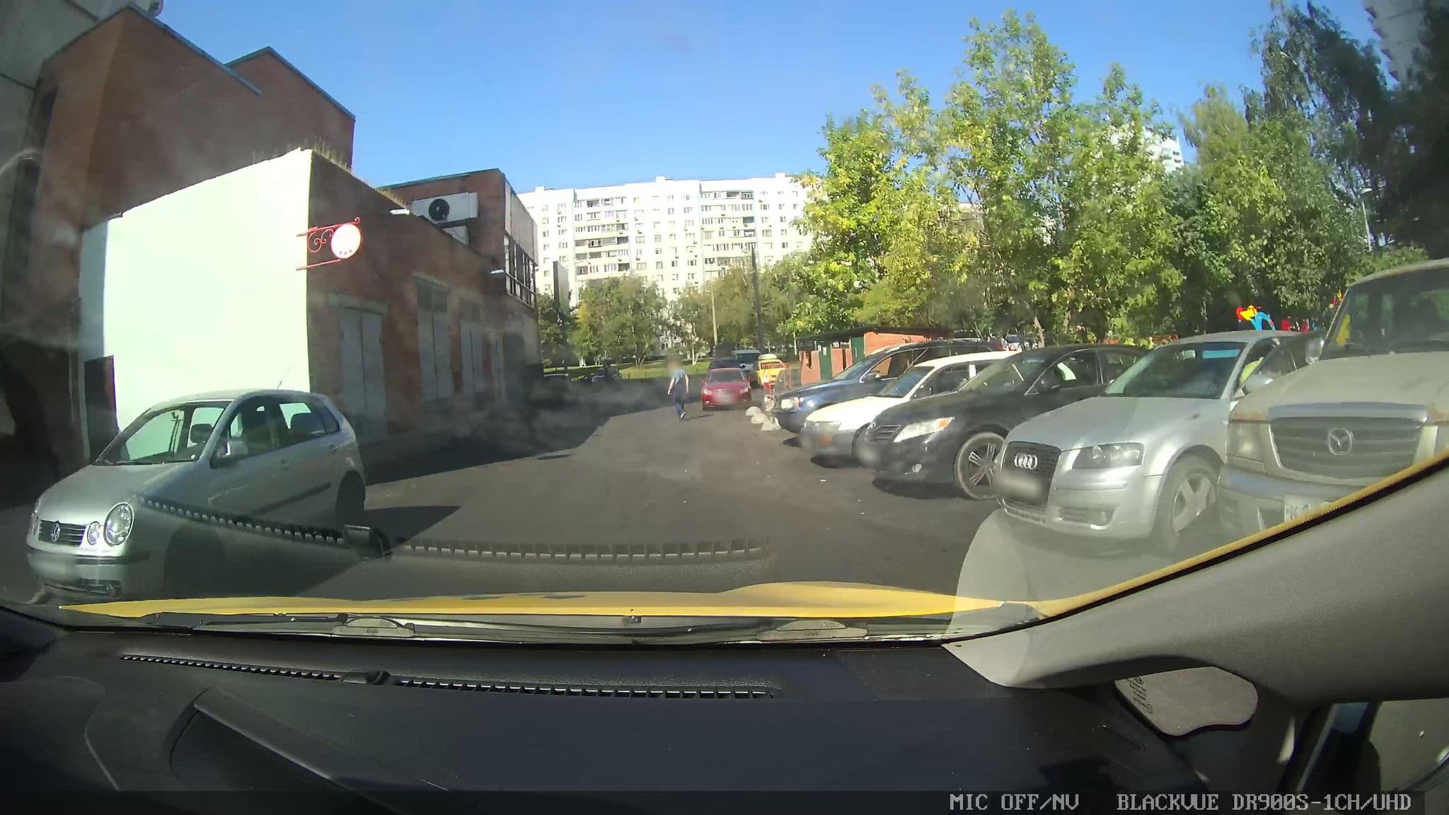 Street view near Мини-отель "Строгино", Strogino — © agorshkov (CC BY-SA · Mapillary)
