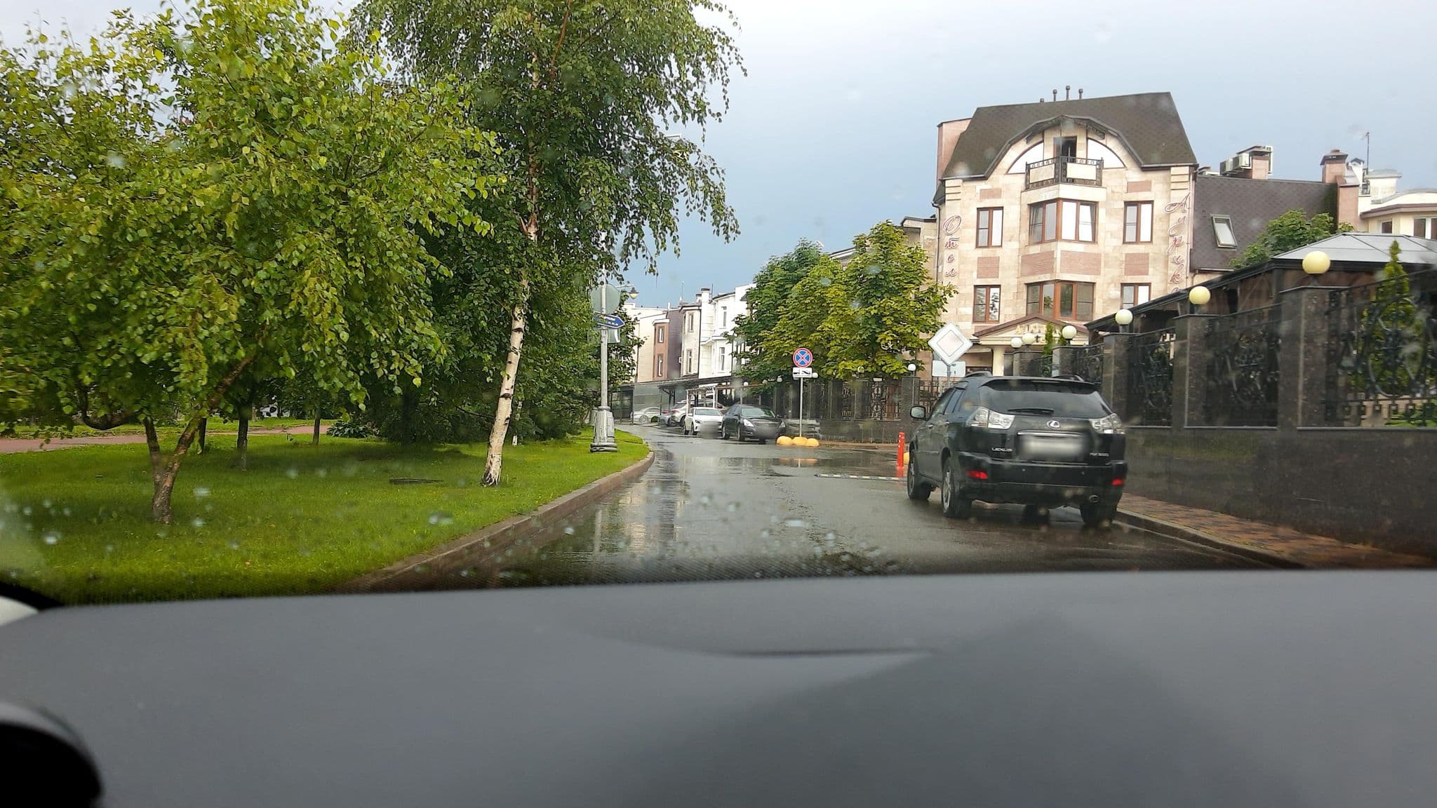 Street view near Edem Business Hotel, Khimki — © phoneuploader (CC BY-SA · Mapillary)