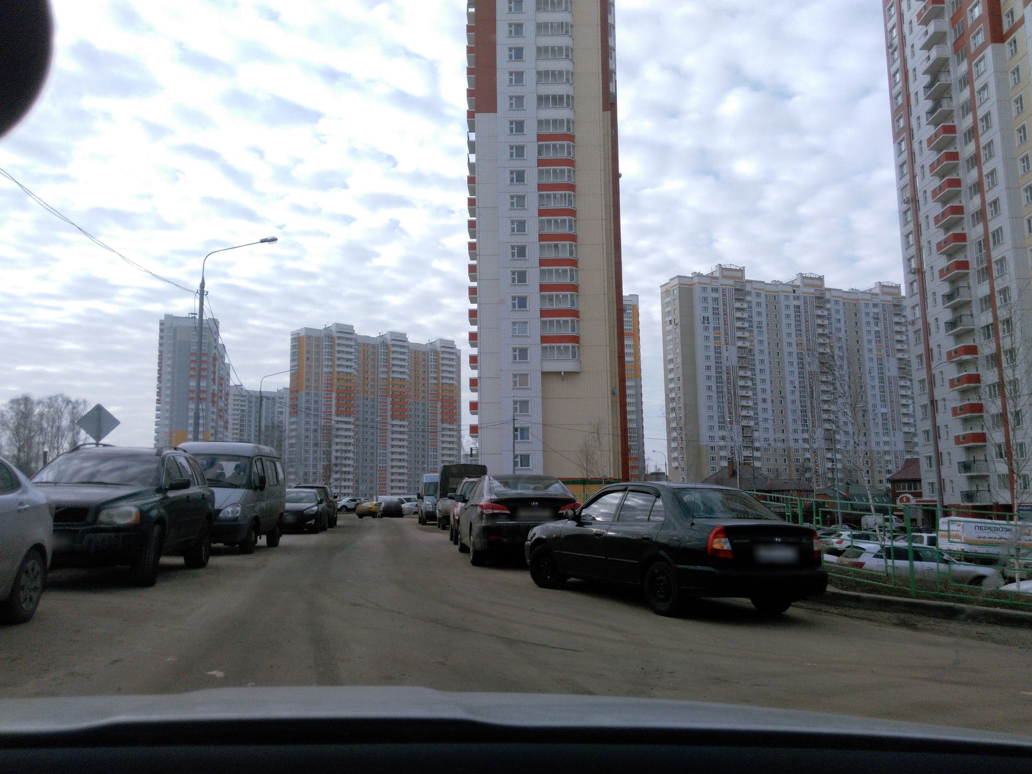 Street view near Левобережный, Khimki — © wowik (CC BY-SA · Mapillary)