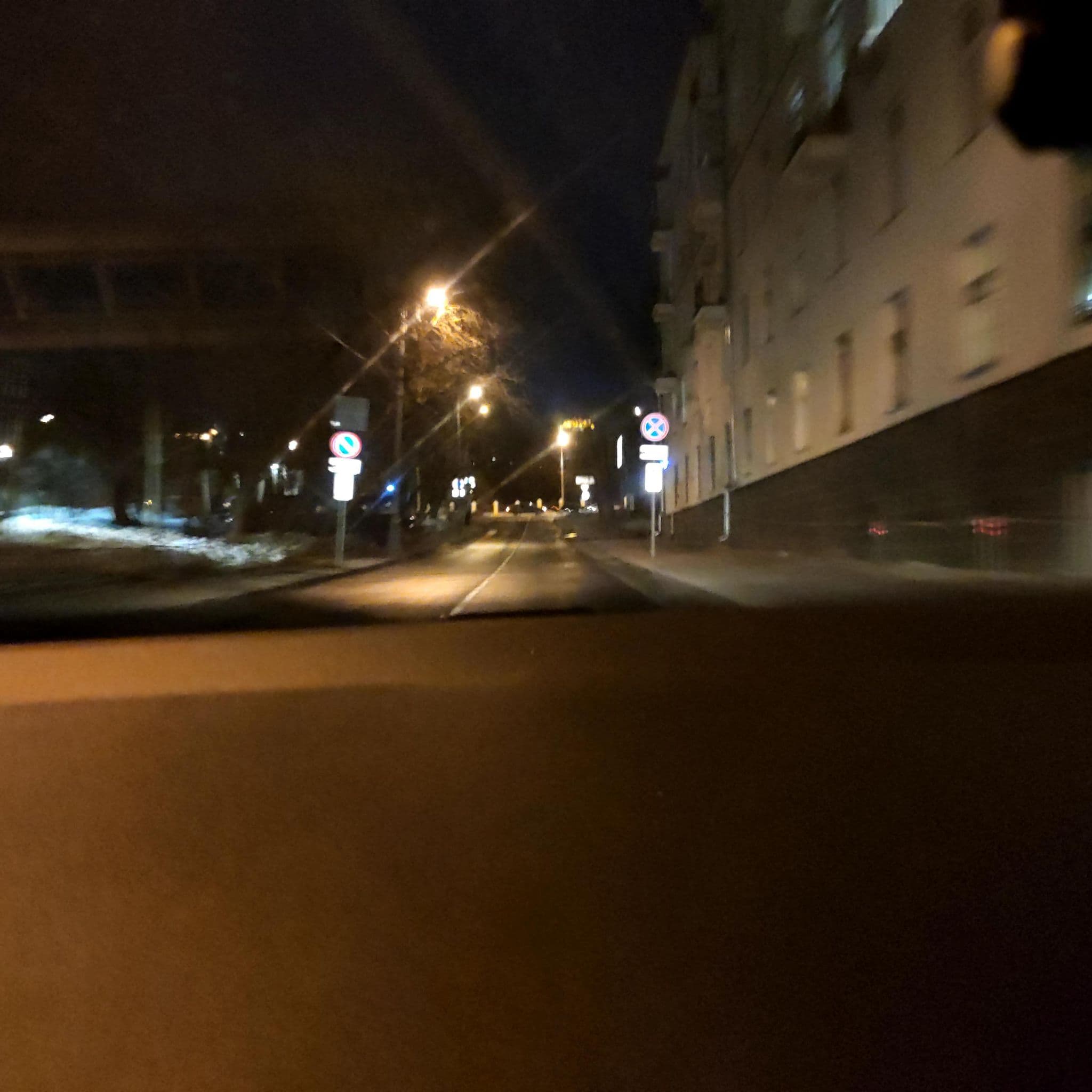 Street view near Выставка, Presnenskiy — © phoneuploader (CC BY-SA · Mapillary)