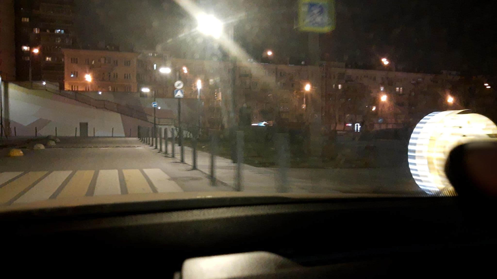 Street view near Бассейн, Presnenskiy — © phoneuploader (CC BY-SA · Mapillary)