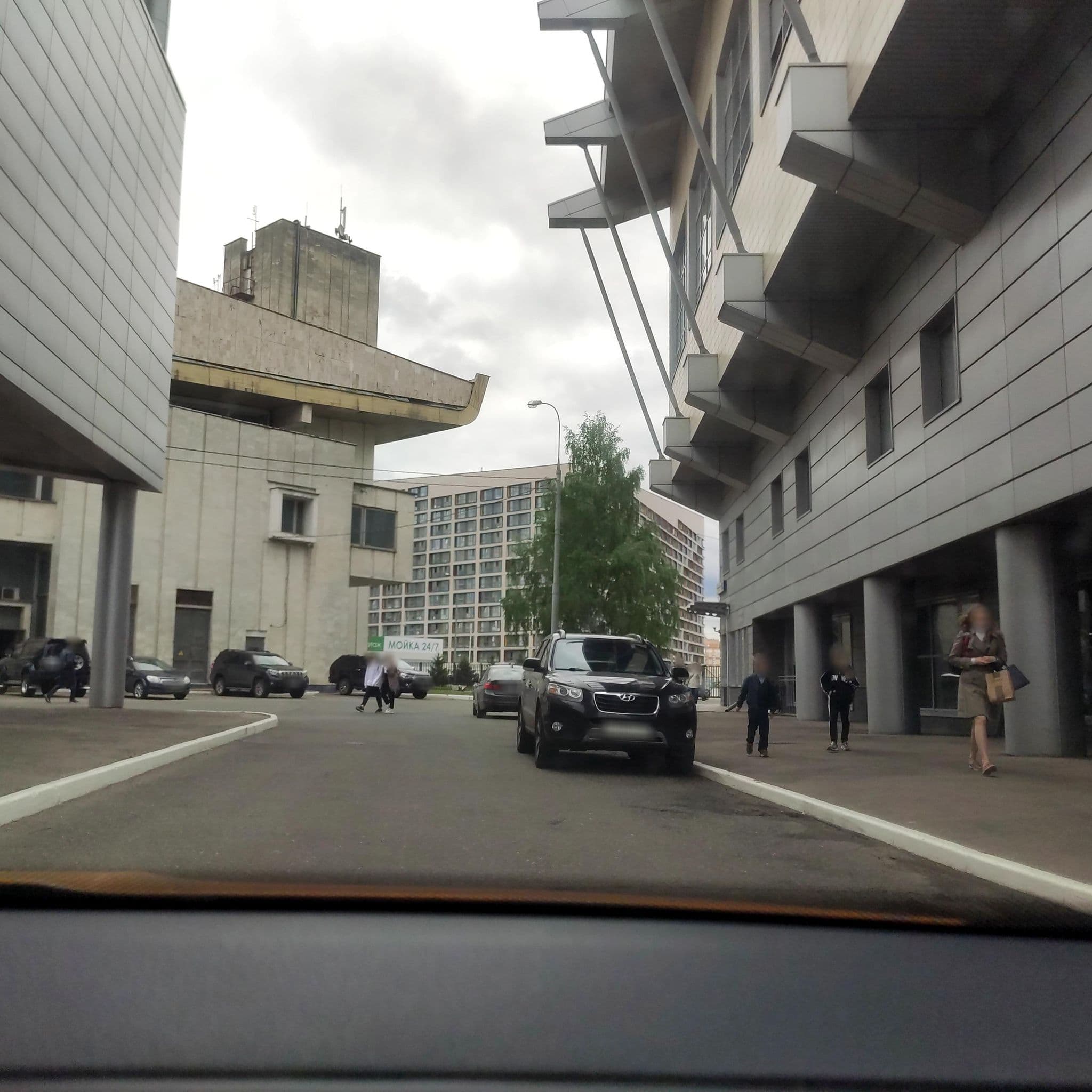 Street view near Отель ЦСКА / Hotel CSKA, Sokol — © phoneuploader (CC BY-SA · Mapillary)