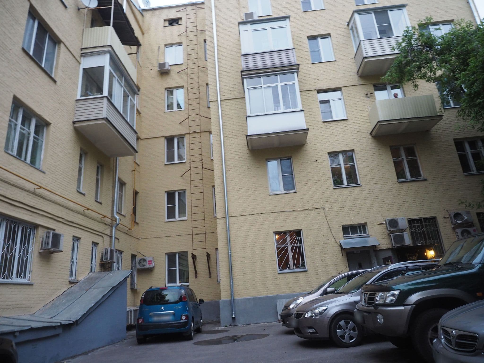 Street view near Мастер и Маргарита, Presnenskiy — © trolleway (CC BY-SA · Mapillary)