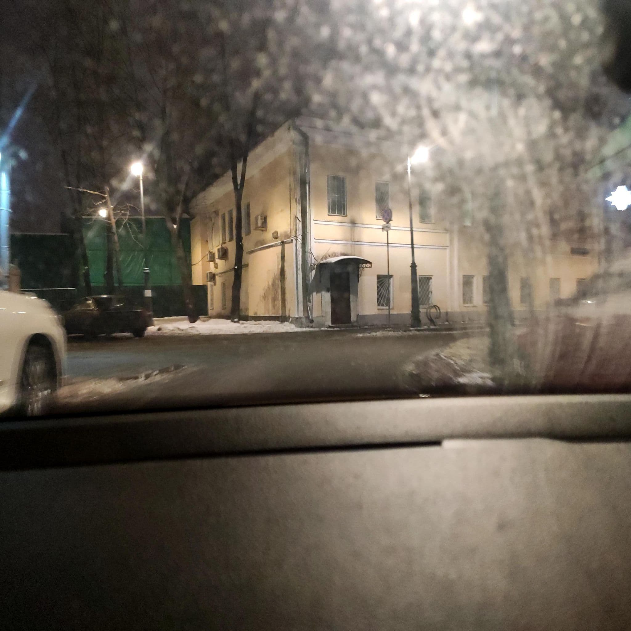 Street view near Myaso Hostel, Moscow — © phoneuploader (CC BY-SA · Mapillary)
