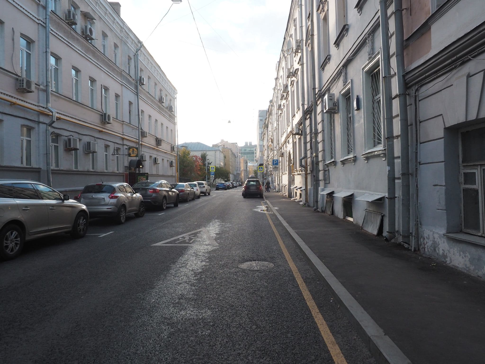 Street view near HOTELLER, Moscow — © trolleway (CC BY-SA · Mapillary)