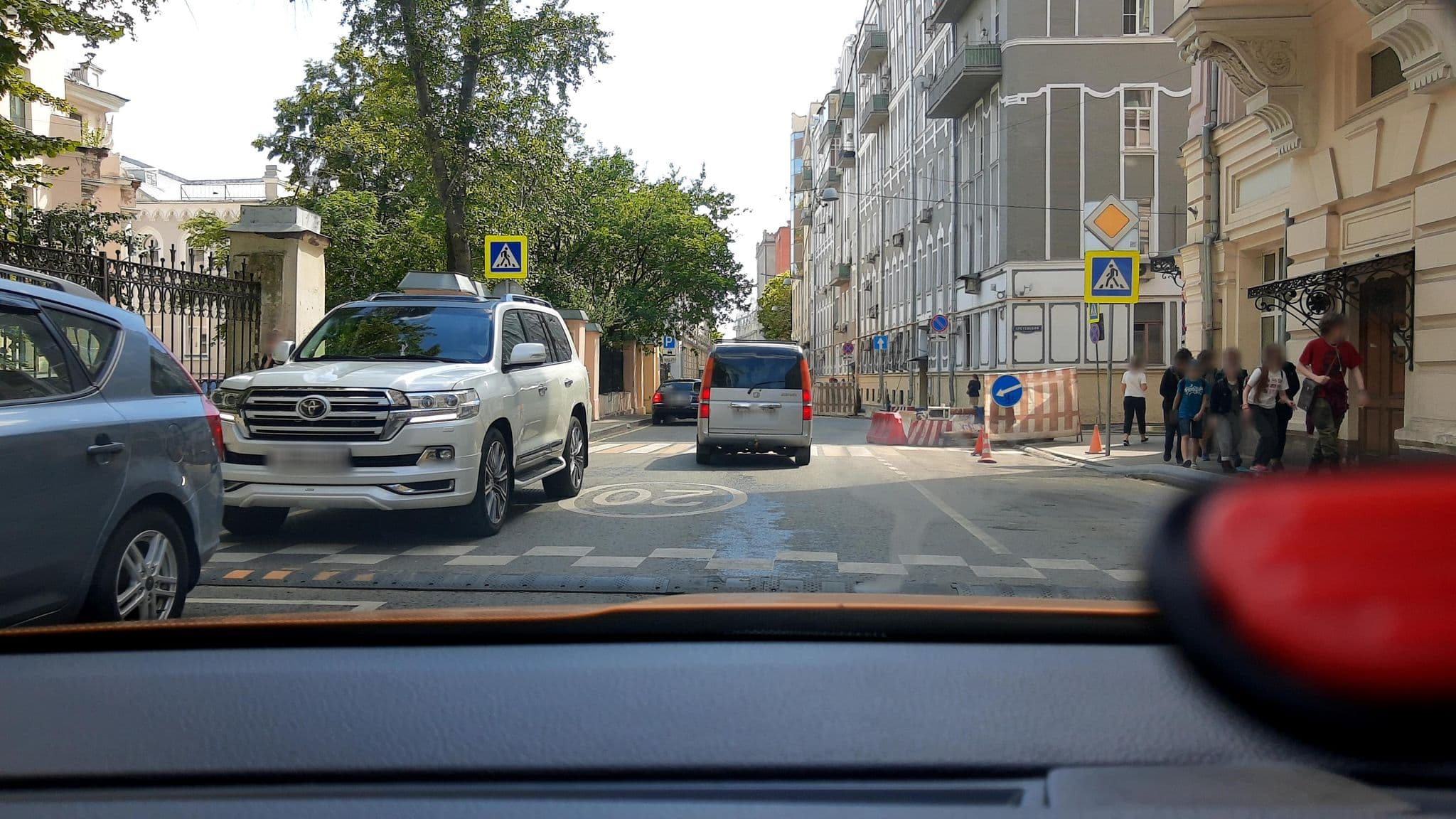 Street view near Апельсин Отель, Moscow — © phoneuploader (CC BY-SA · Mapillary)