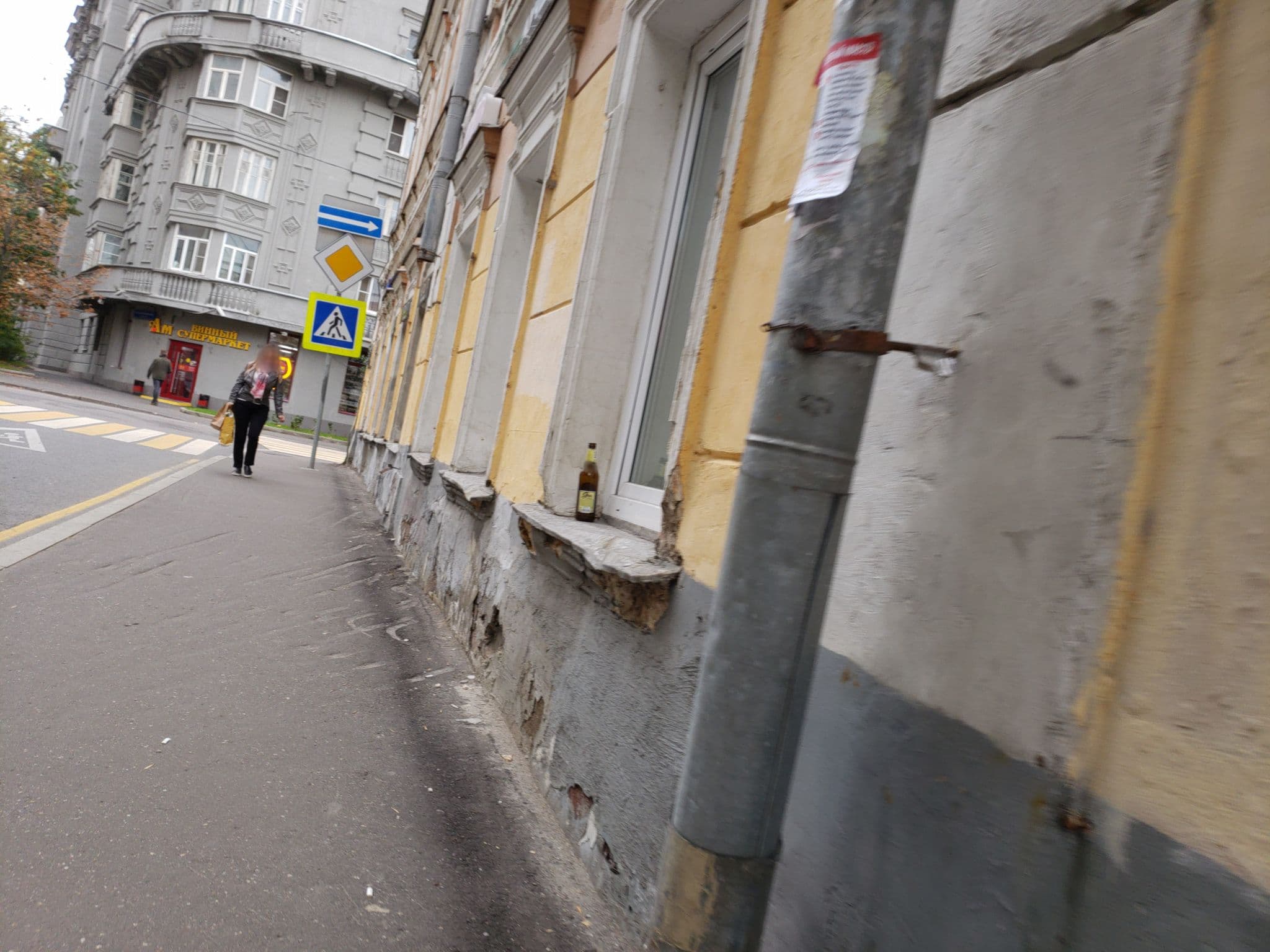 Street view near Boutigue Hotel Khovanskiy, Moscow — © mapfool (CC BY-SA · Mapillary)