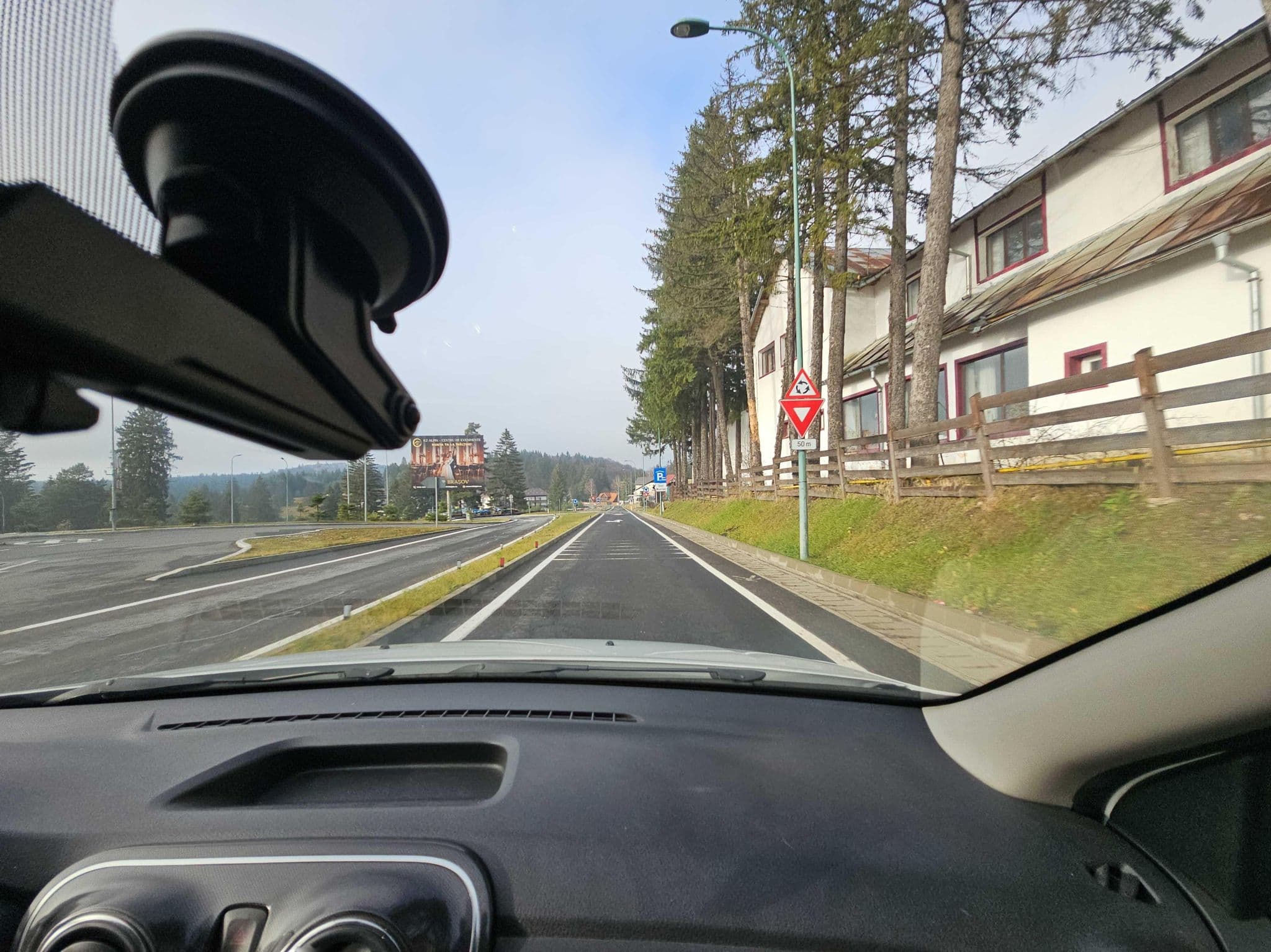 Street view near Căprioara, Braşov