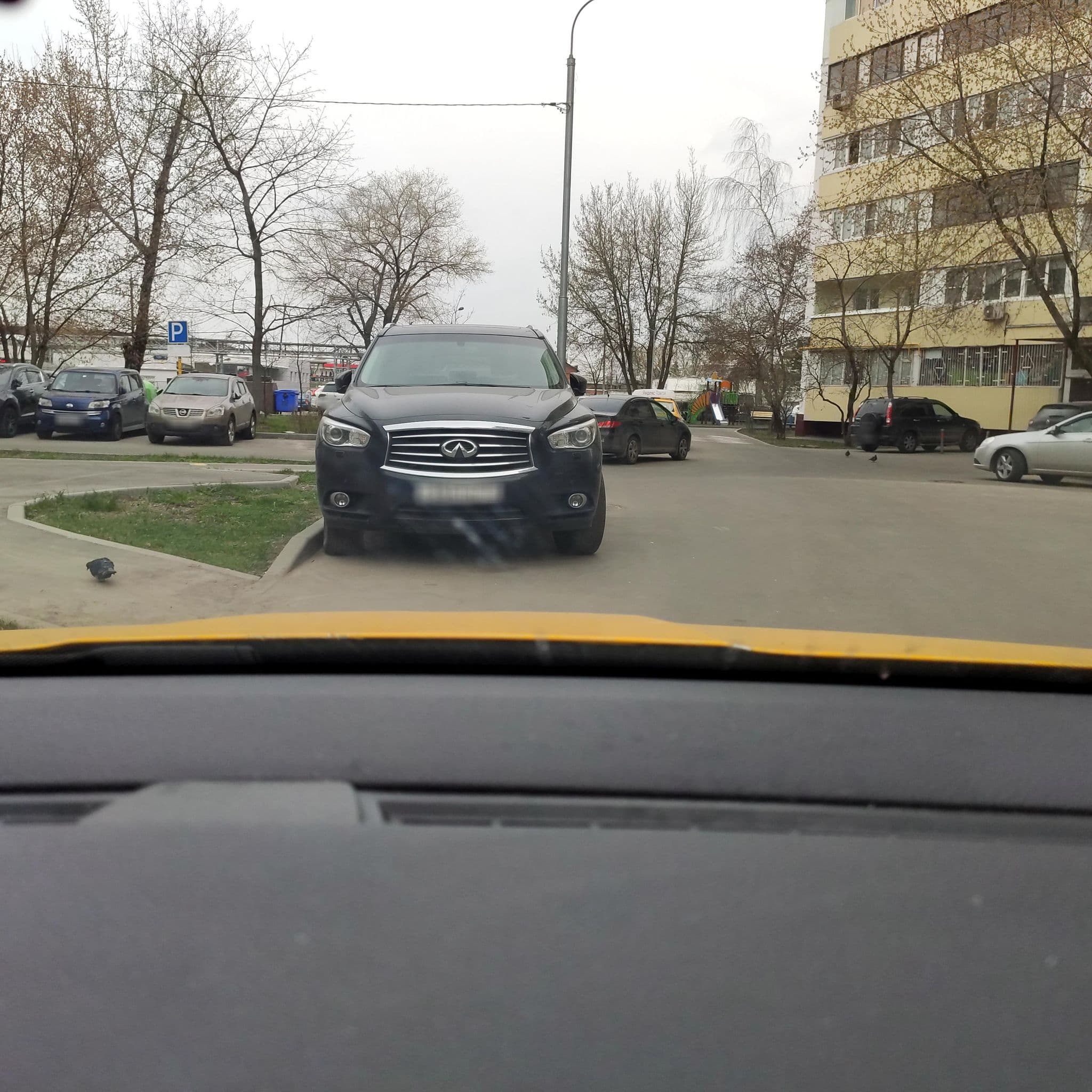 Street view near "Cosmos 2" Hotel, Rostokino — © phoneuploader (CC BY-SA · Mapillary)