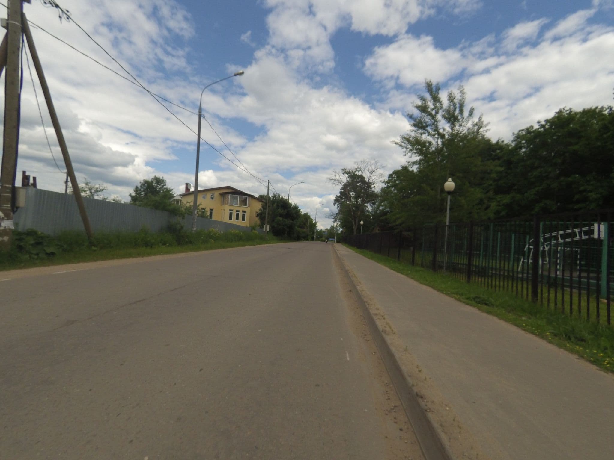 Street view near Санаторий «Аксаково», Marfino — © argz (CC BY-SA · Mapillary)