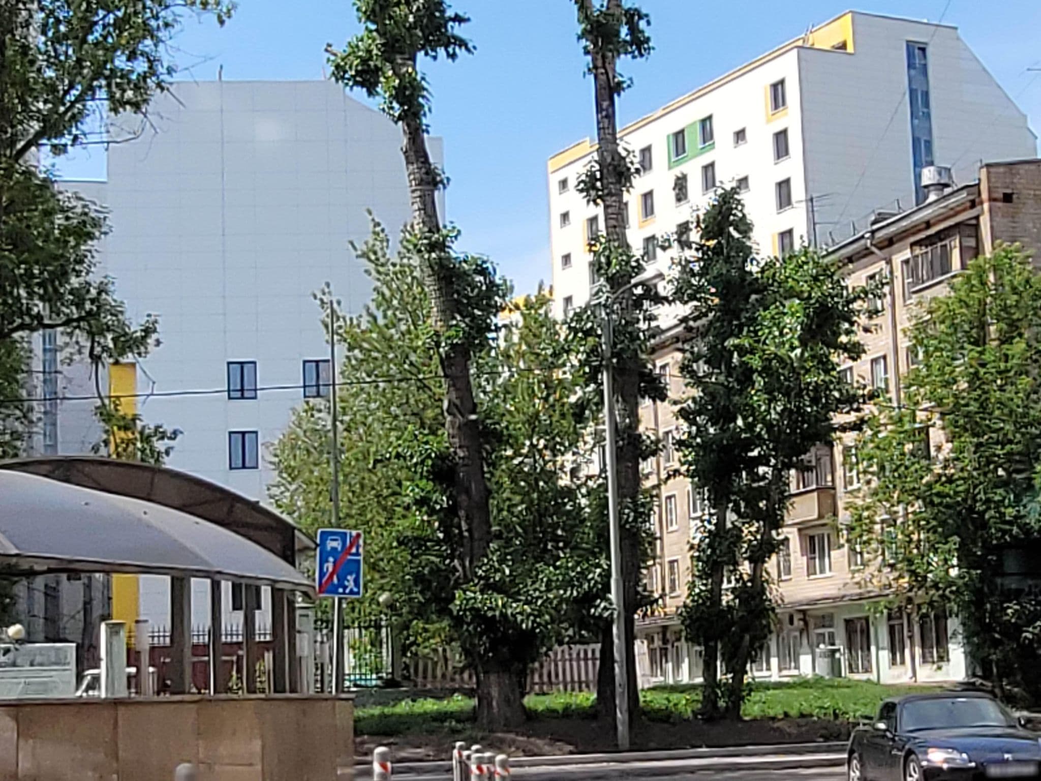 Street view near Французоff Hostel, Lefortovo — © trolleway (CC BY-SA · Mapillary)