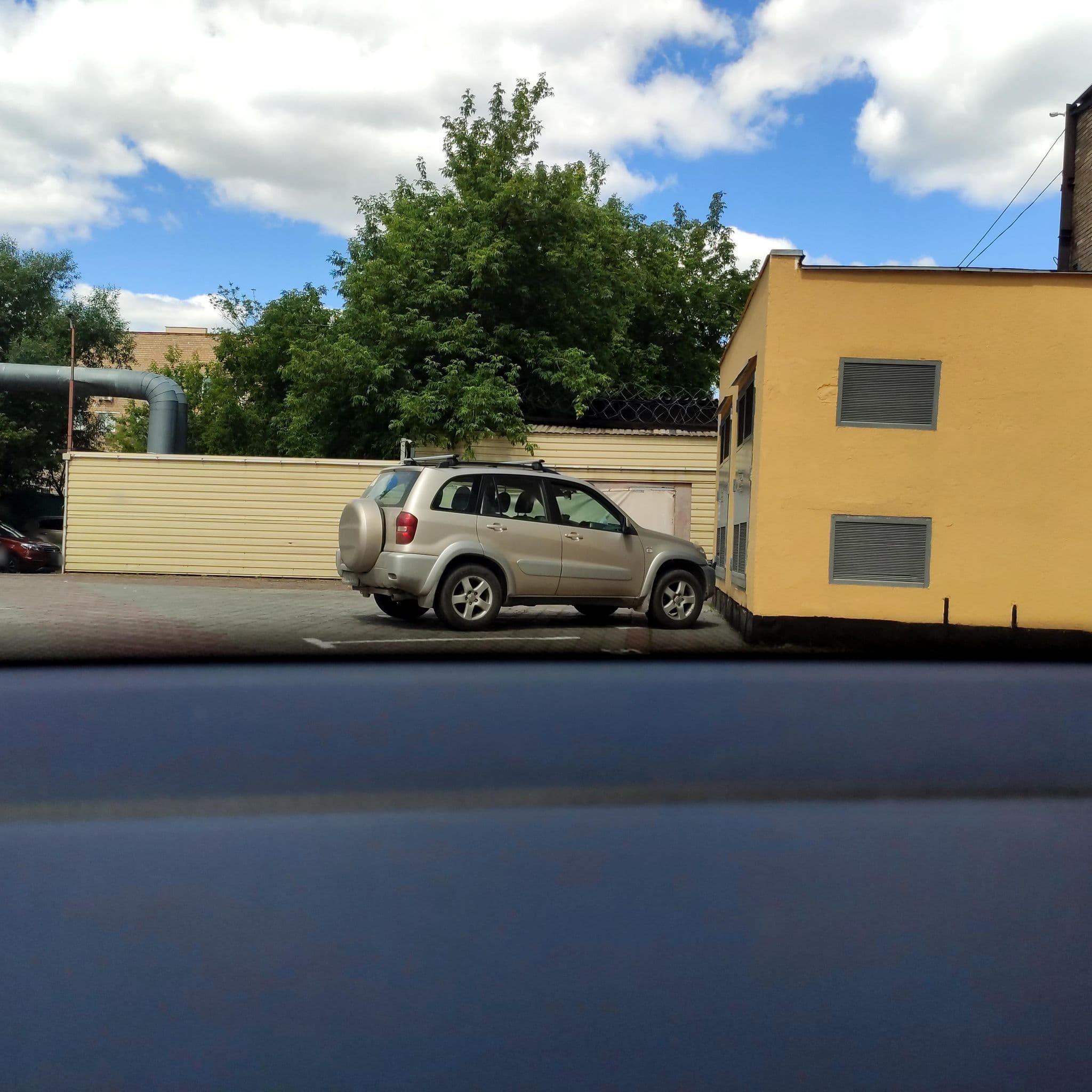 Street view near Мастер-Отель на Щелковской, Metrogorodok — © phoneuploader (CC BY-SA · Mapillary)