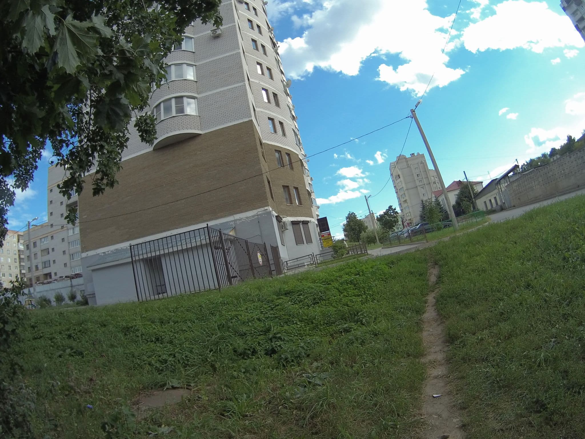 Street view near Apartments on Prospekt Leninakan, Vladimir — © xmd5a (CC BY-SA · Mapillary)