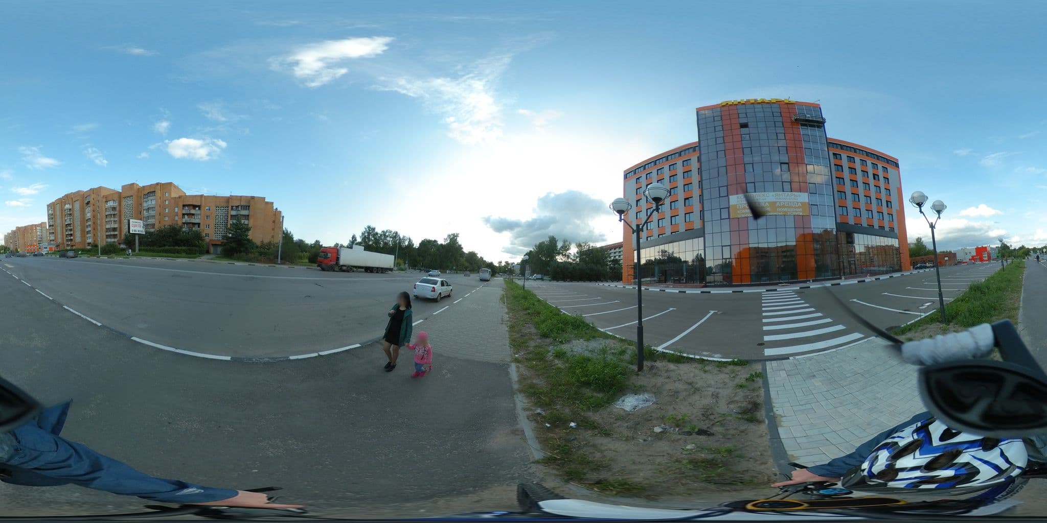 Street view near Янтарь Сити, Elektrostal’ — © trolleway (CC BY-SA · Mapillary)