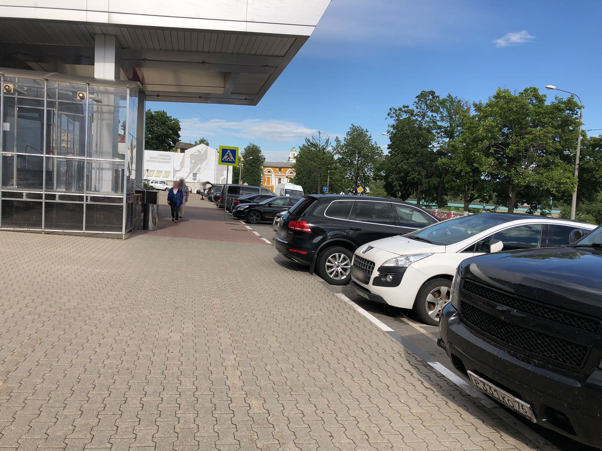 Street view near Юбилейная, Yaroslavl — © smsmr (CC BY-SA · Mapillary)