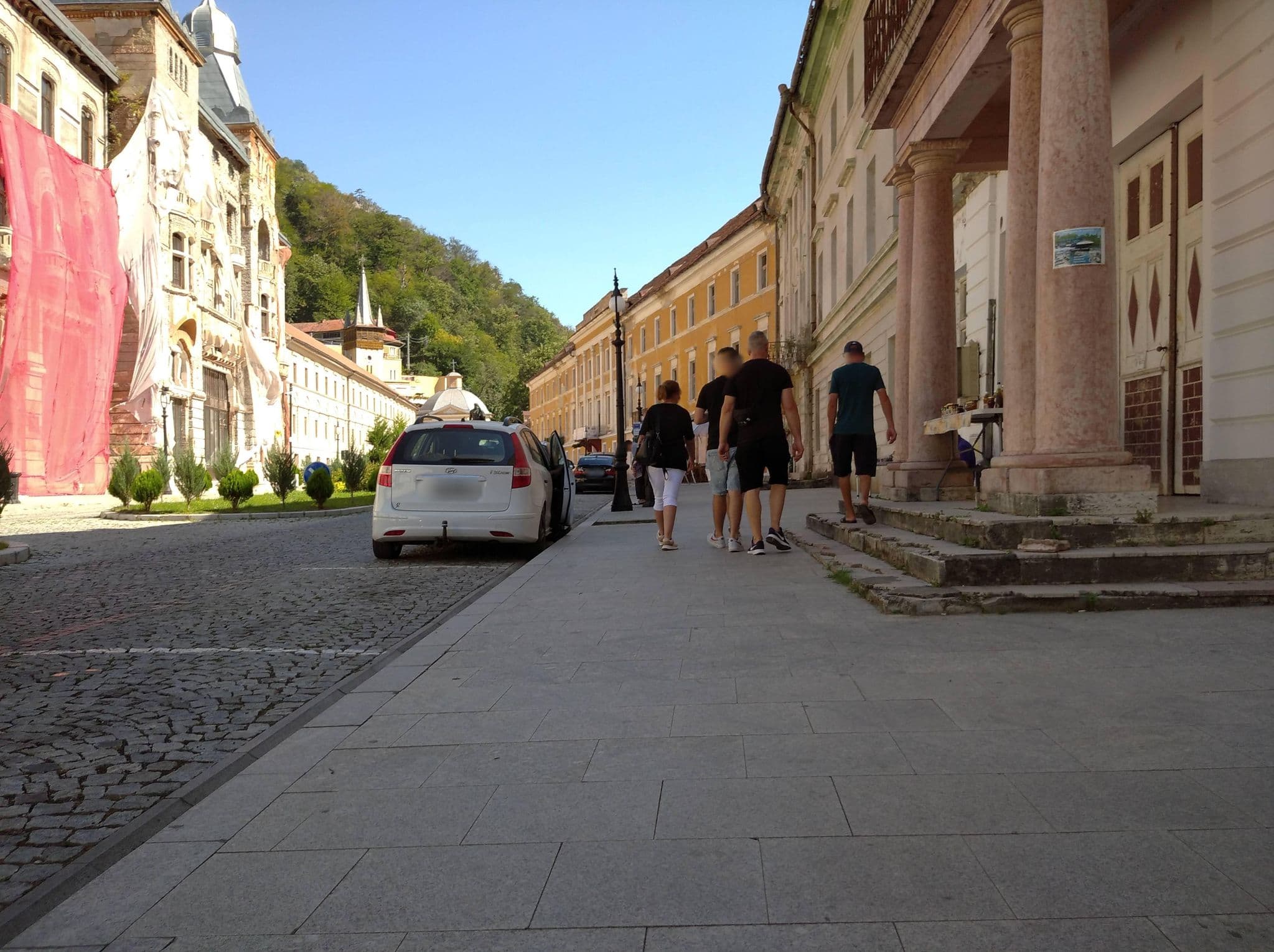Street view near Apollo, Băile Herculane — © grozsa11 (CC BY-SA · Mapillary)