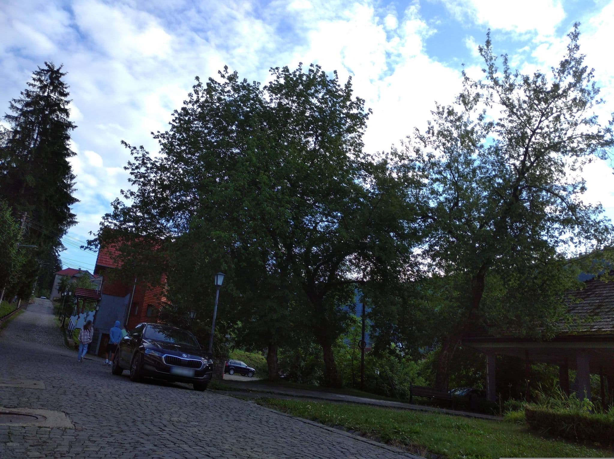 Street view near Casa Kinga's Crown, Băile Tuşnad — © grozsa11 (CC BY-SA · Mapillary)