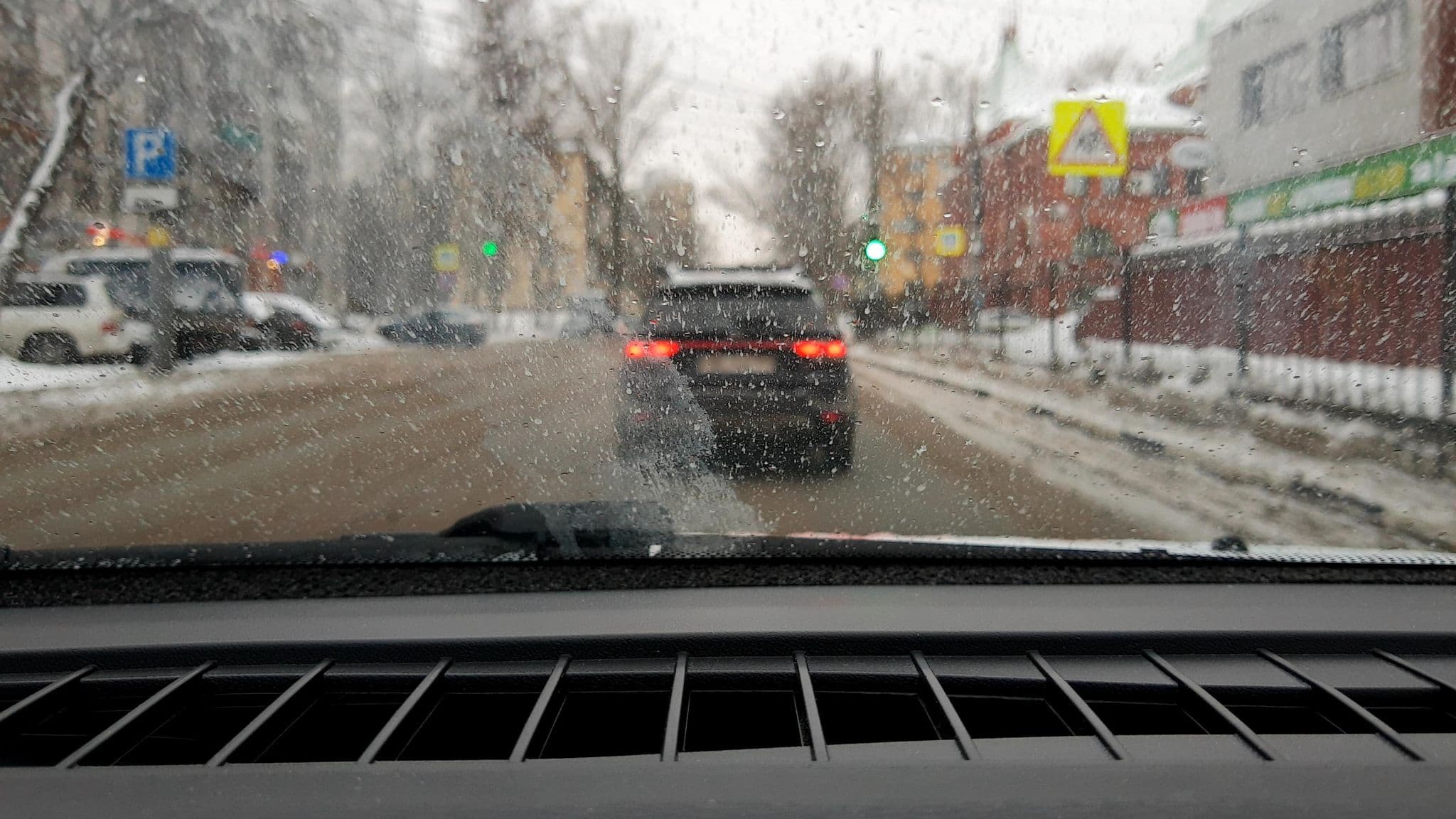 Street view near Сервис-Ярмарка, Nizhniy Novgorod — © phoneuploader (CC BY-SA · Mapillary)
