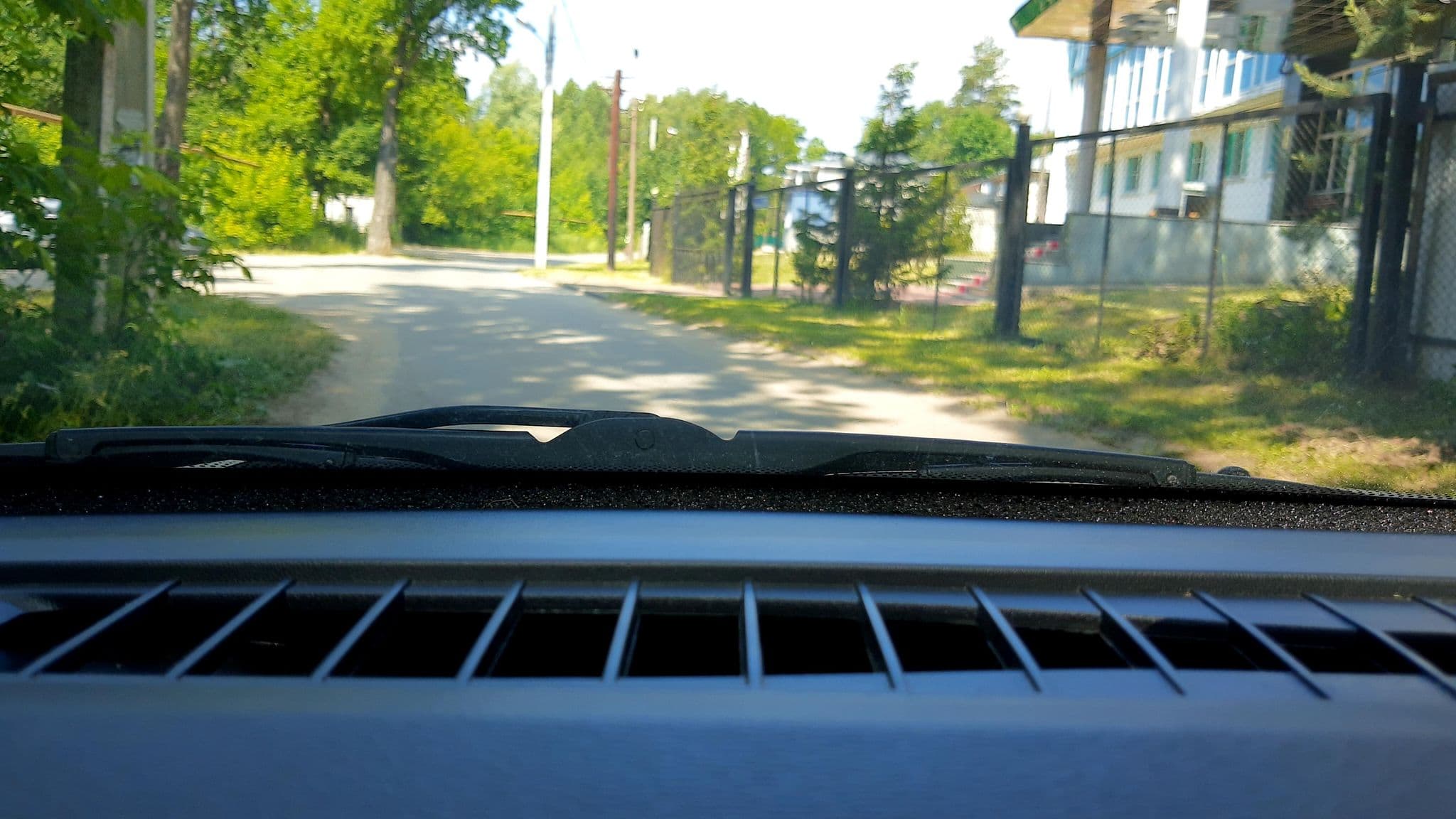 Street view near Hotel Four Seasons Стригино, Burevestnik — © phoneuploader (CC BY-SA · Mapillary)