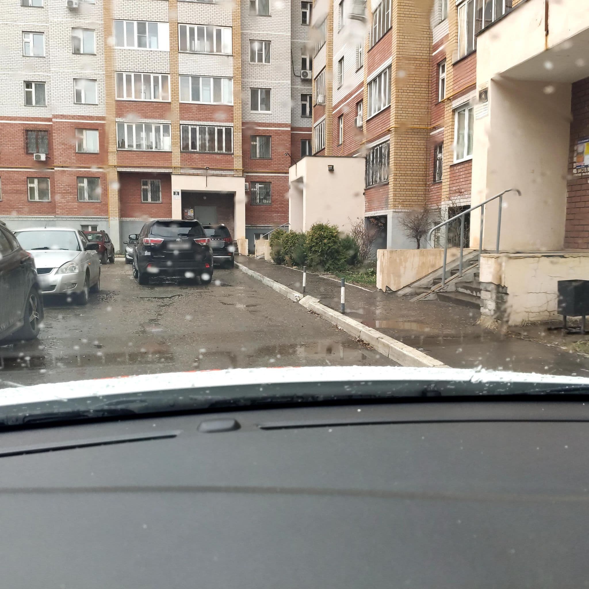 Street view near у друзей, Kazan — © phoneuploader (CC BY-SA · Mapillary)