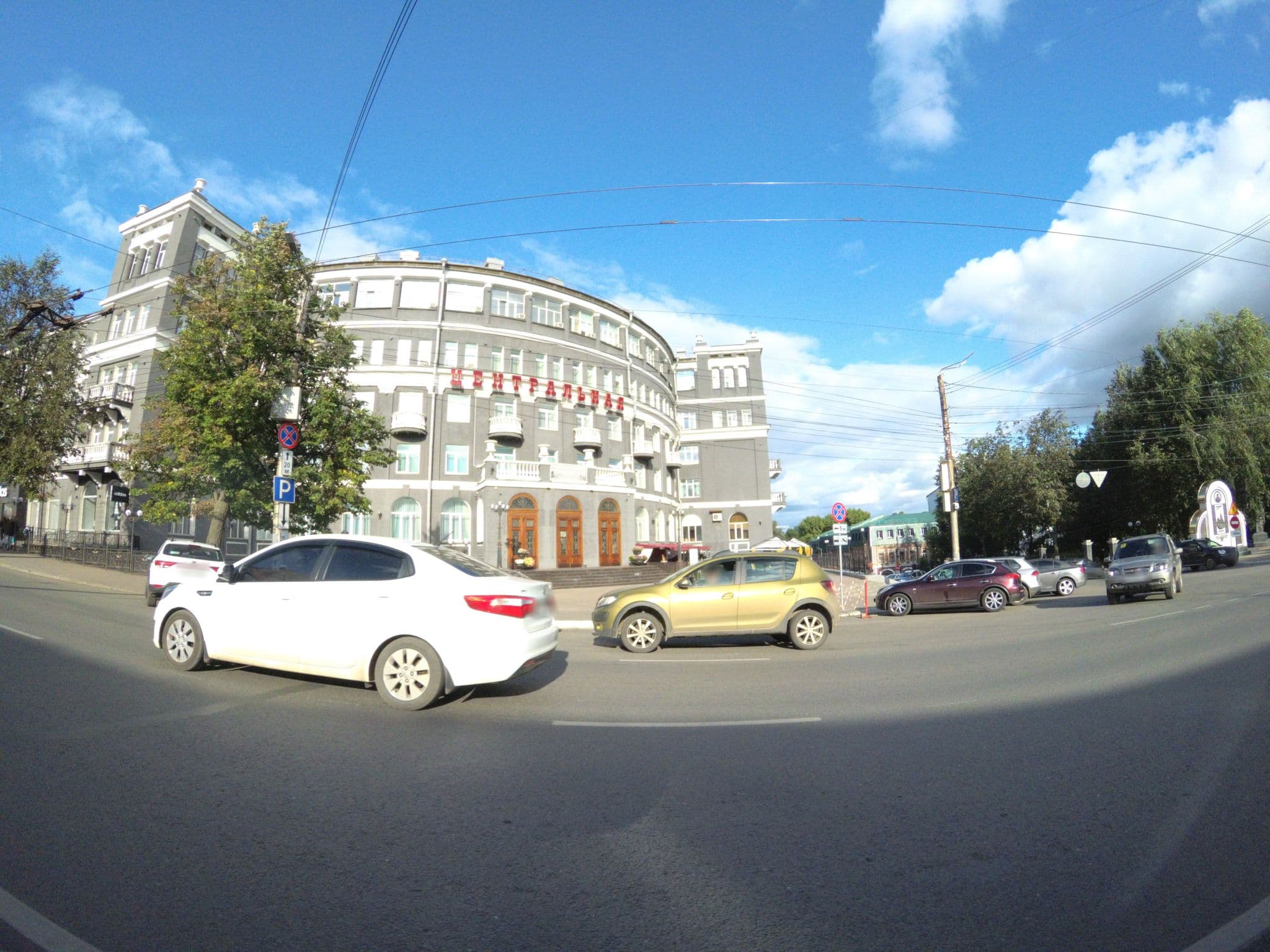 Street view near Центральная, Kirov — © argz (CC BY-SA · Mapillary)