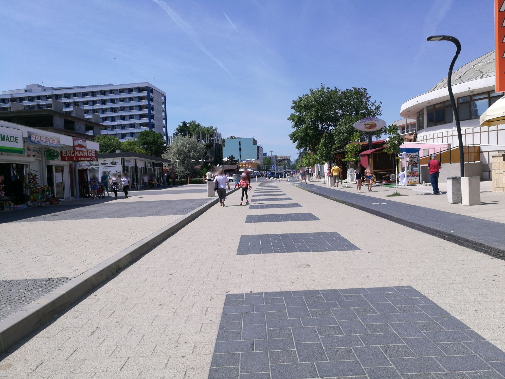Street view near Terasa Cleopatra, Palazu Mare