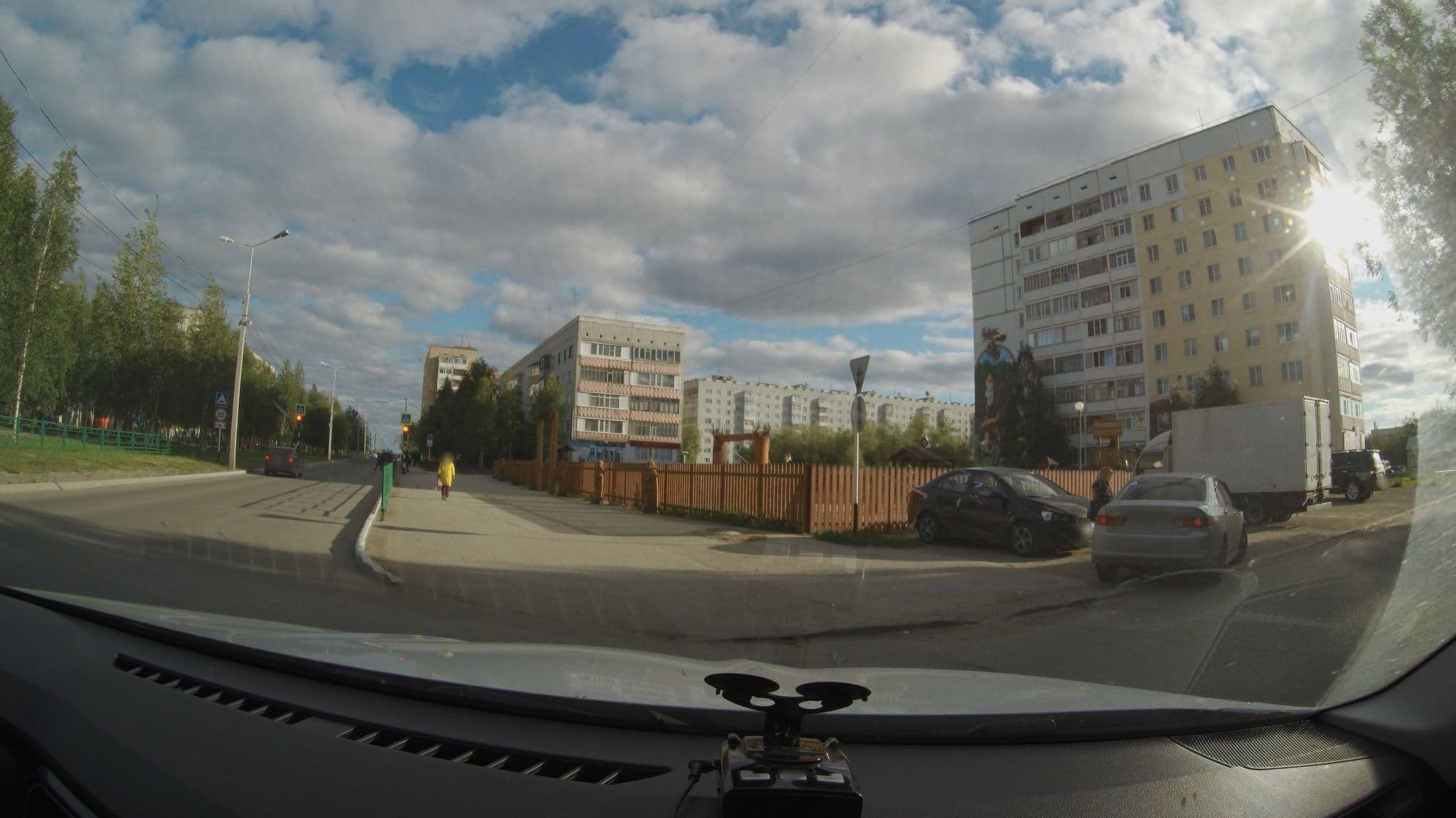 Street view near гостиница Пилигрим, Usinsk — © yuriyk (CC BY-SA · Mapillary)
