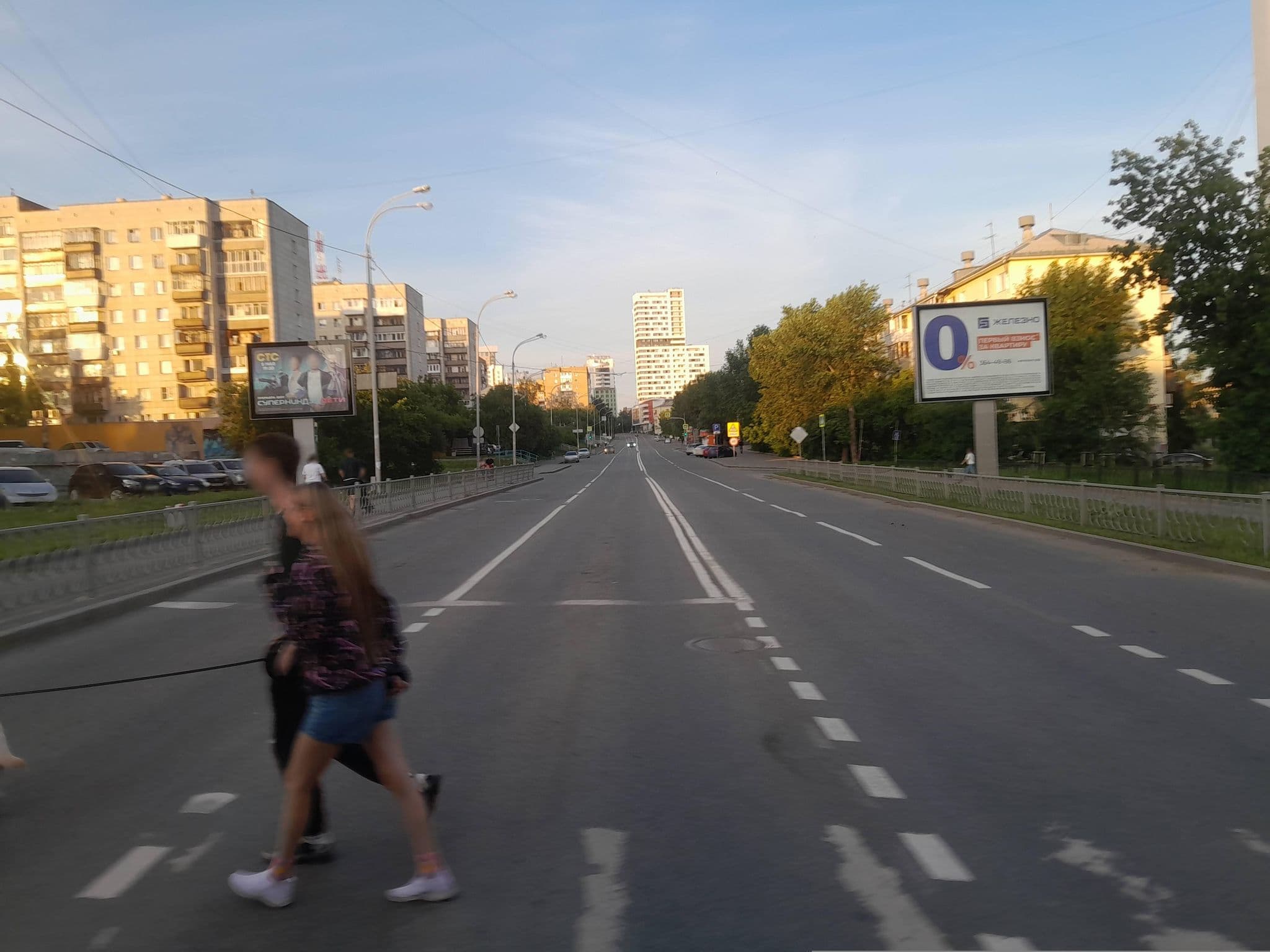 Street view near Бутик-хостел Вокруг света, Yekaterinburg — © trolleway (CC BY-SA · Mapillary)