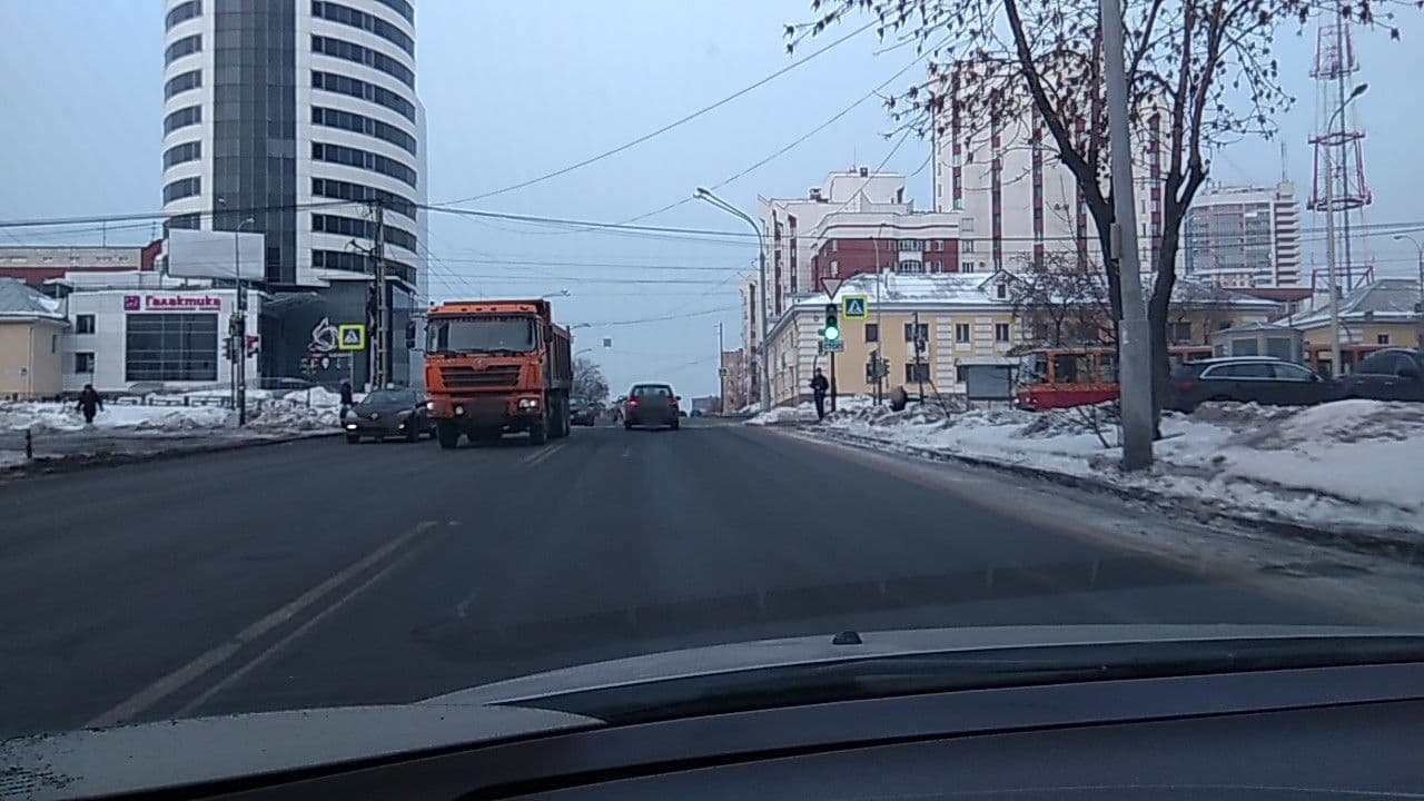 Street view near Апартаменты "МОСКВА", Yekaterinburg — © rodionoff (CC BY-SA · Mapillary)
