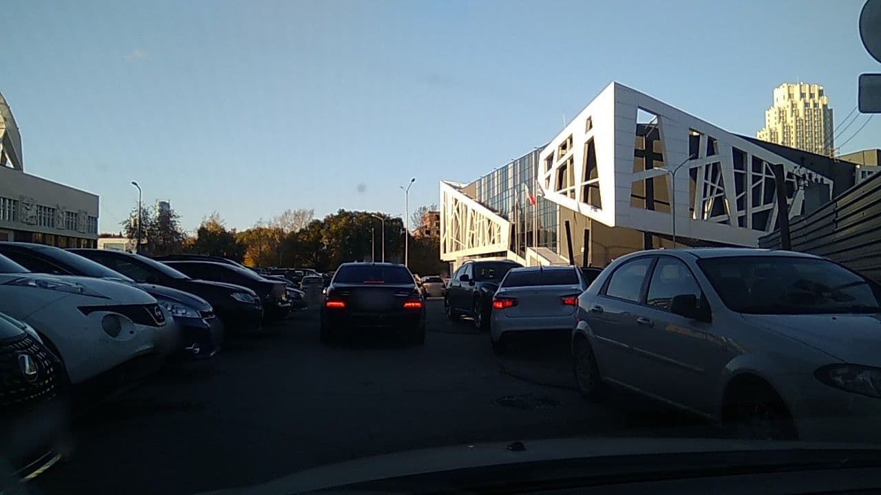 Street view near Уральские Берега, Апарт-Отель, Yekaterinburg — © rodionoff (CC BY-SA · Mapillary)