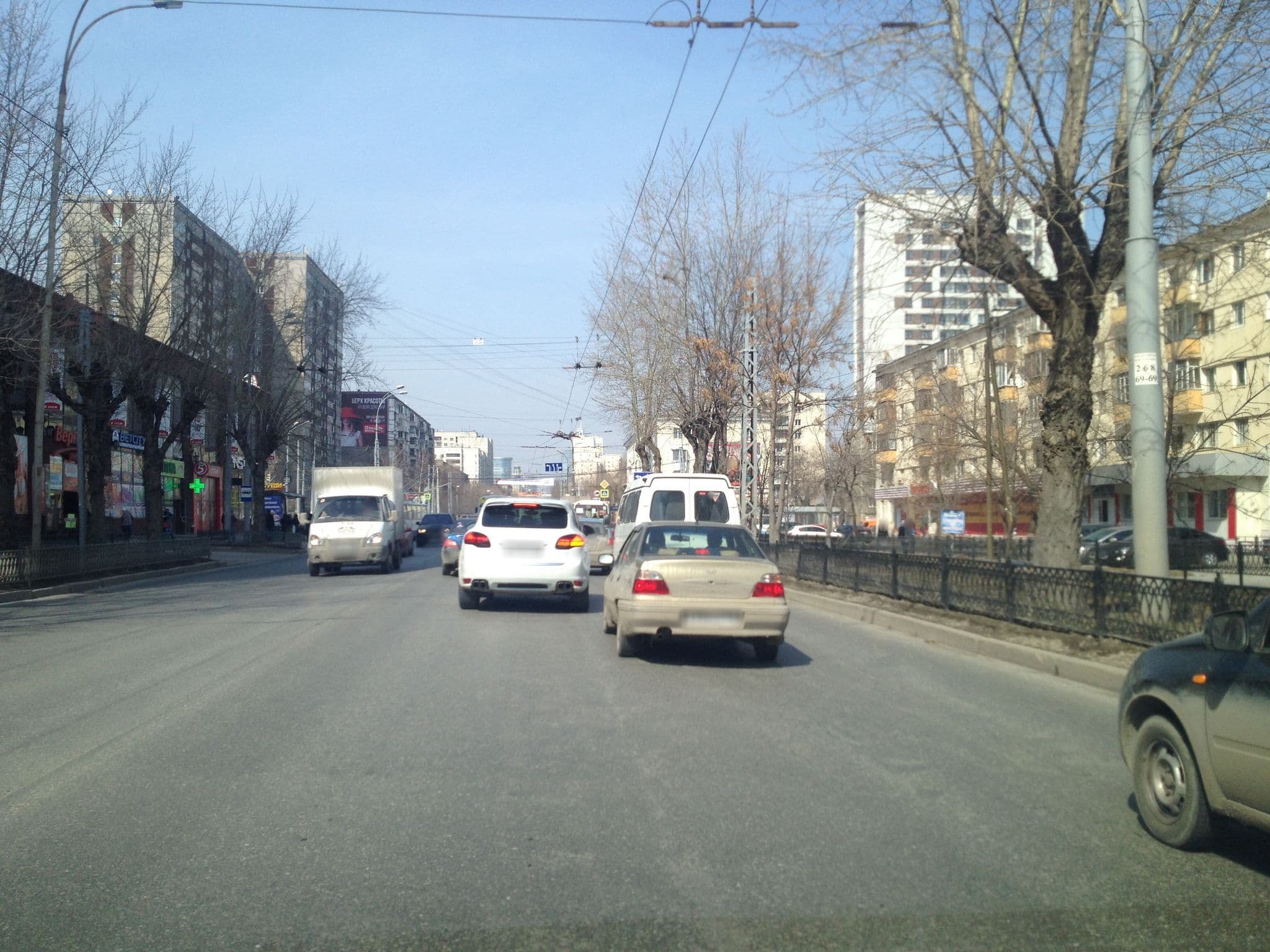 Street view near Екатеринбург Европа Азия, Yekaterinburg — © romana (CC BY-SA · Mapillary)