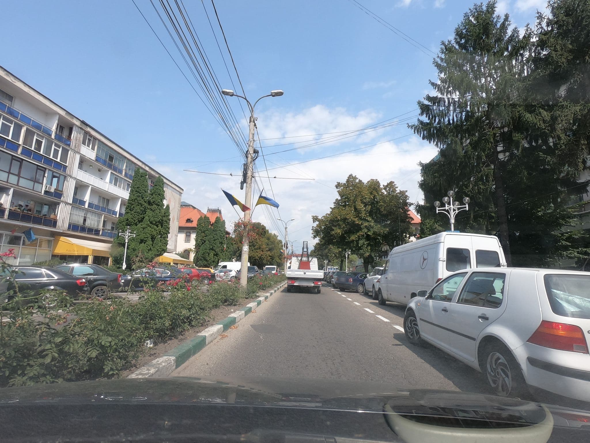 Street view near Hotel Muscelul, Bughea de Sus — © greyfish (CC BY-SA · Mapillary)