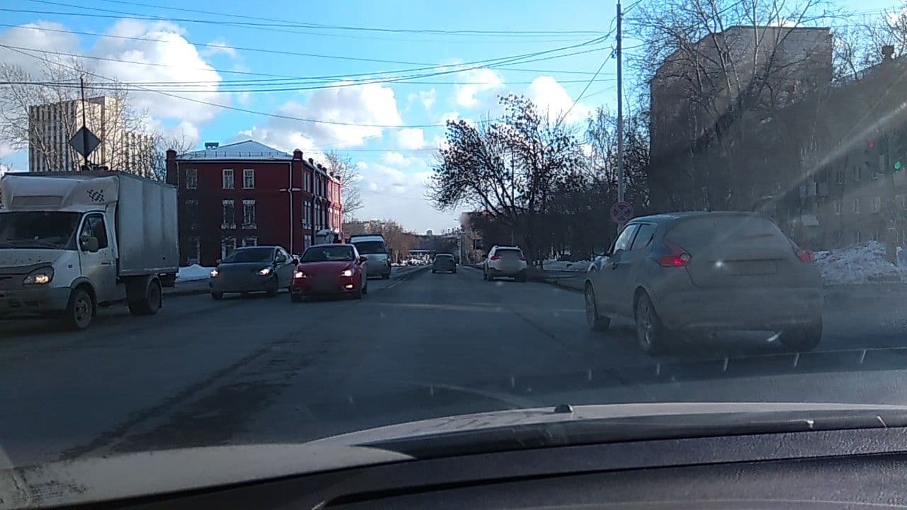 Street view near Atlaza Hotel, Yekaterinburg — © rodionoff (CC BY-SA · Mapillary)