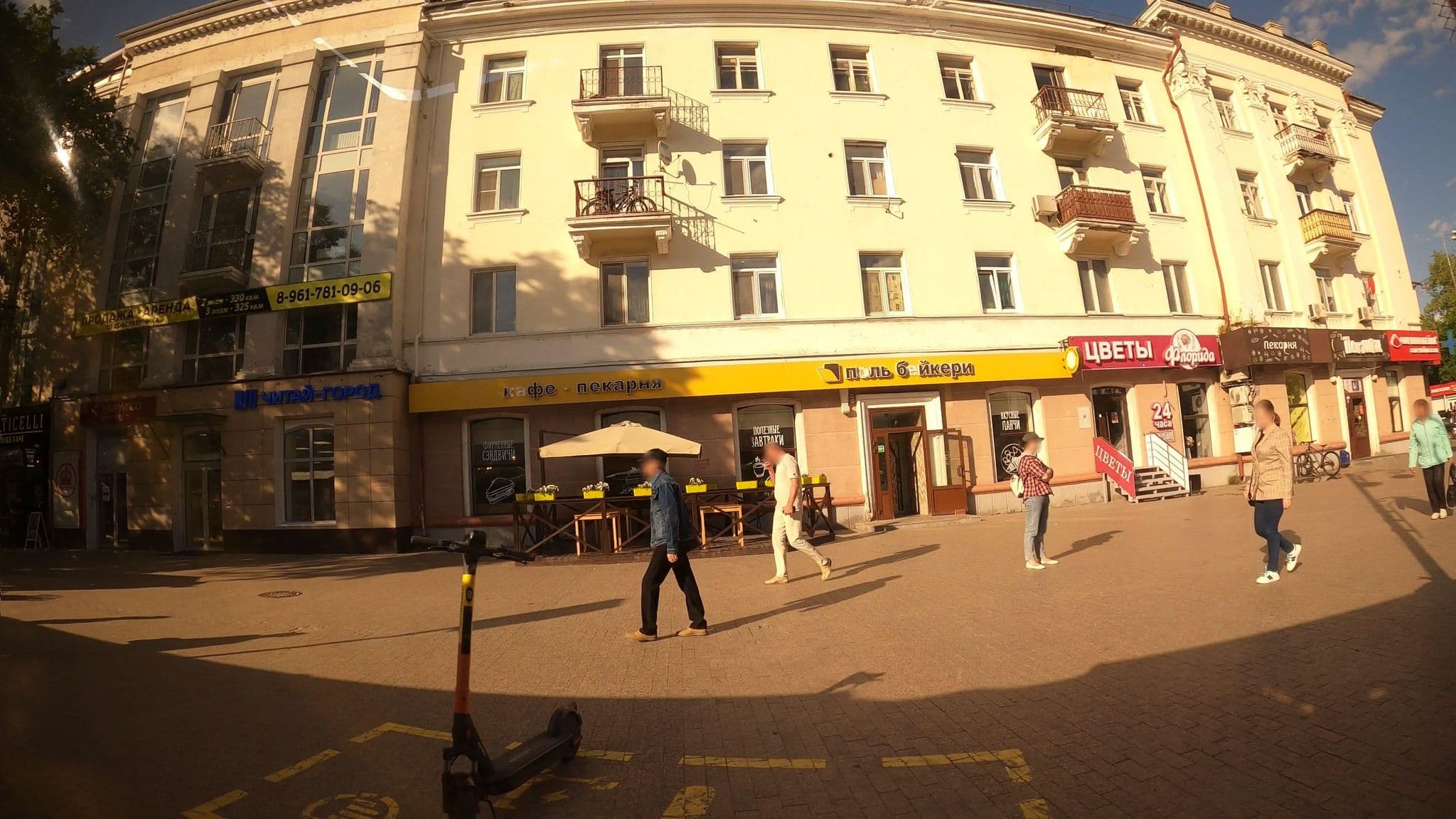Street view near Апарт-отель Симпатико by 3452 Hotels, Tyumen — © trolleway (CC BY-SA · Mapillary)