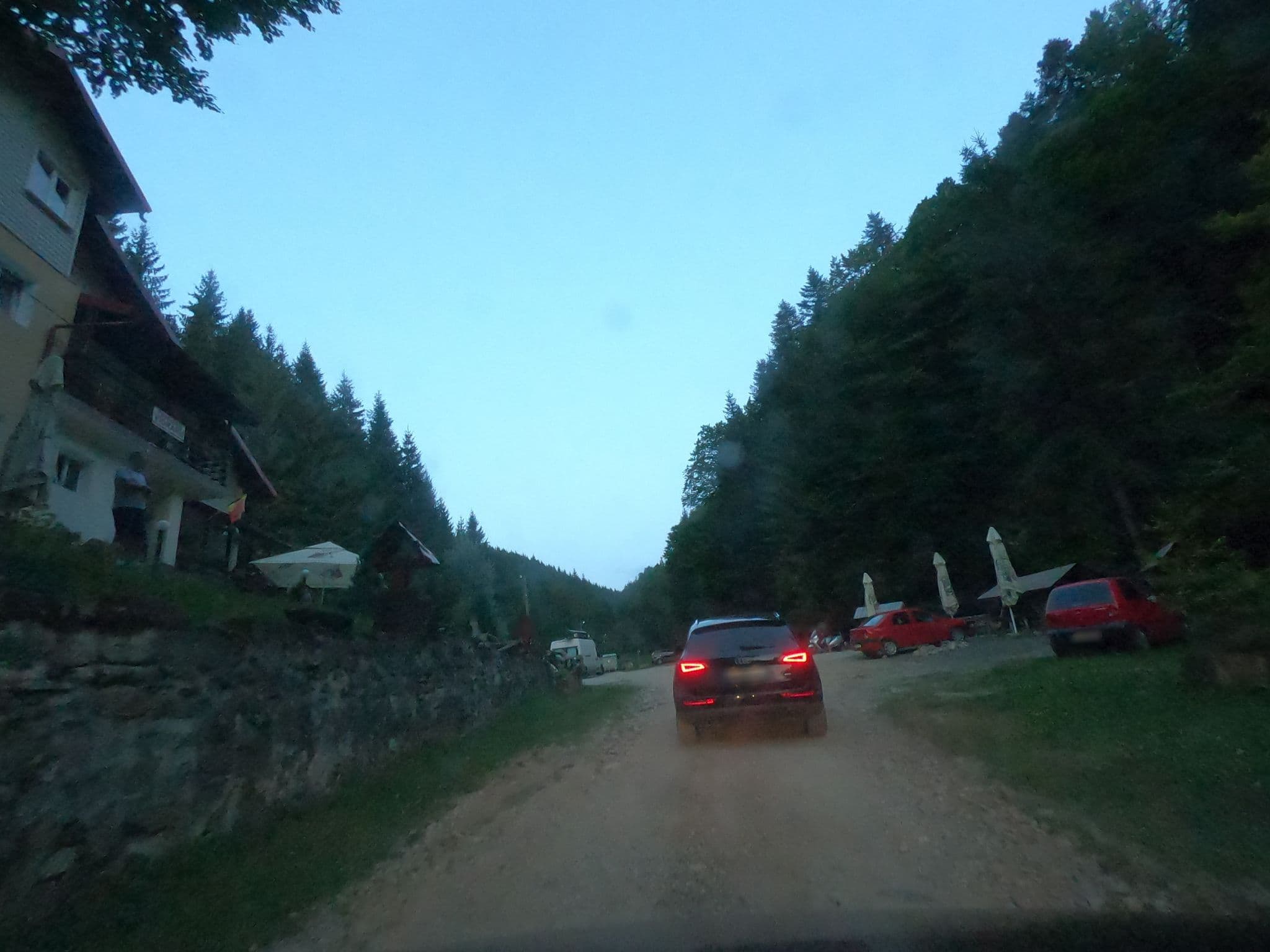 Street view near Pensiunea Vidraru, Arefu — © greyfish (CC BY-SA · Mapillary)