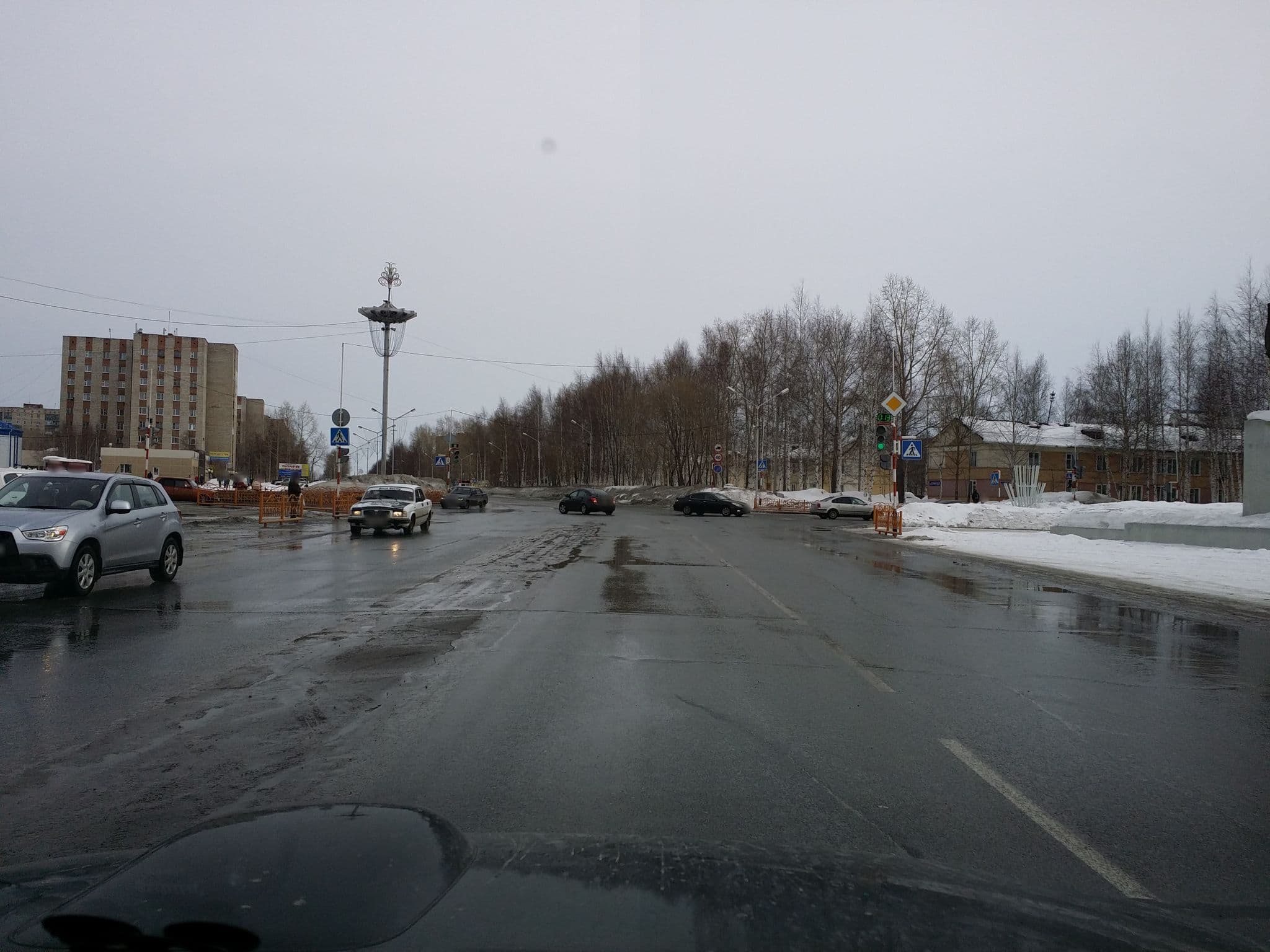Street view near Новая Гостиница, Strezhevoy — © romansl (CC BY-SA · Mapillary)