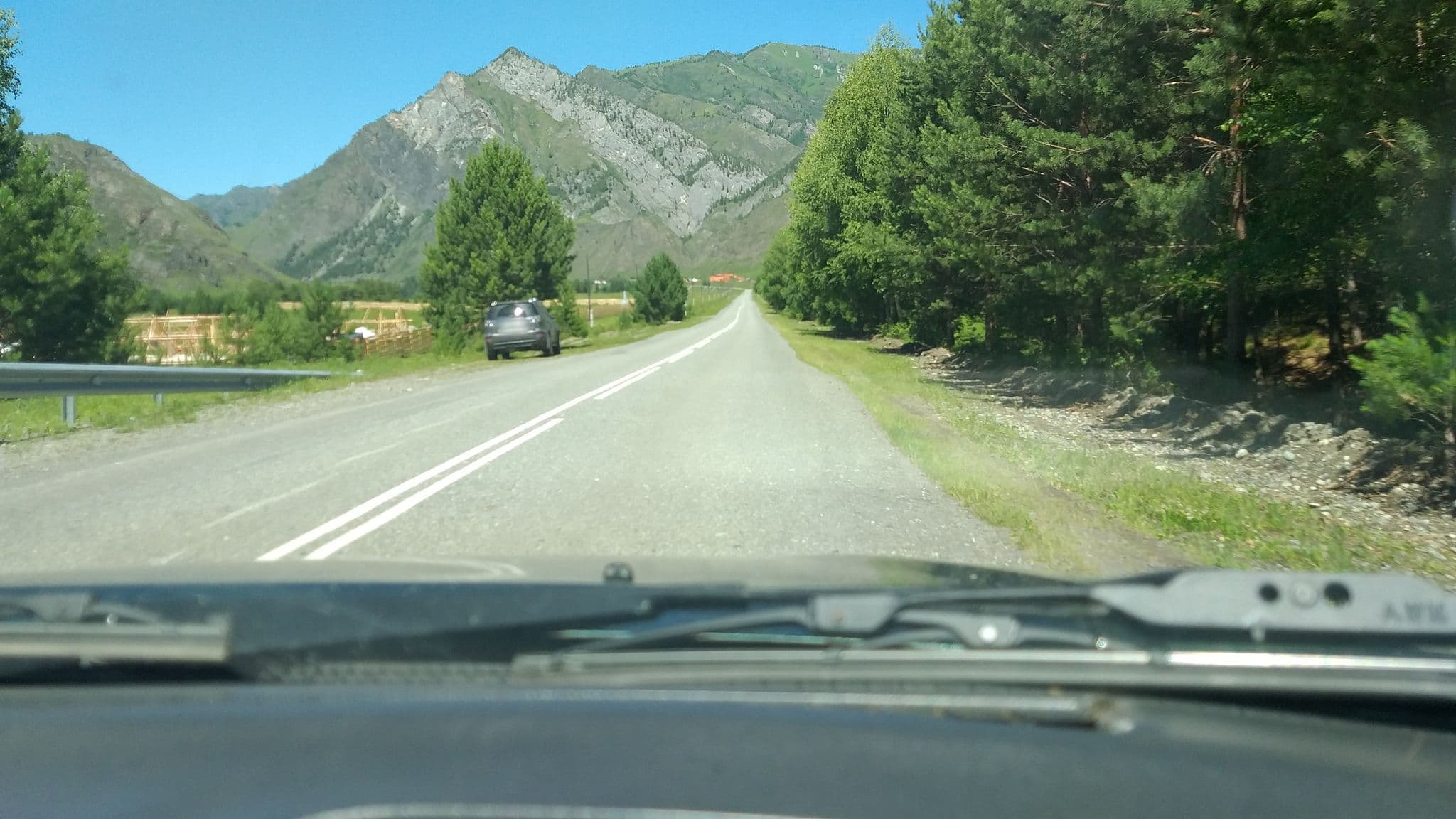 Street view near глэмпинг айвенго, Chemal — © skorov (CC BY-SA · Mapillary)