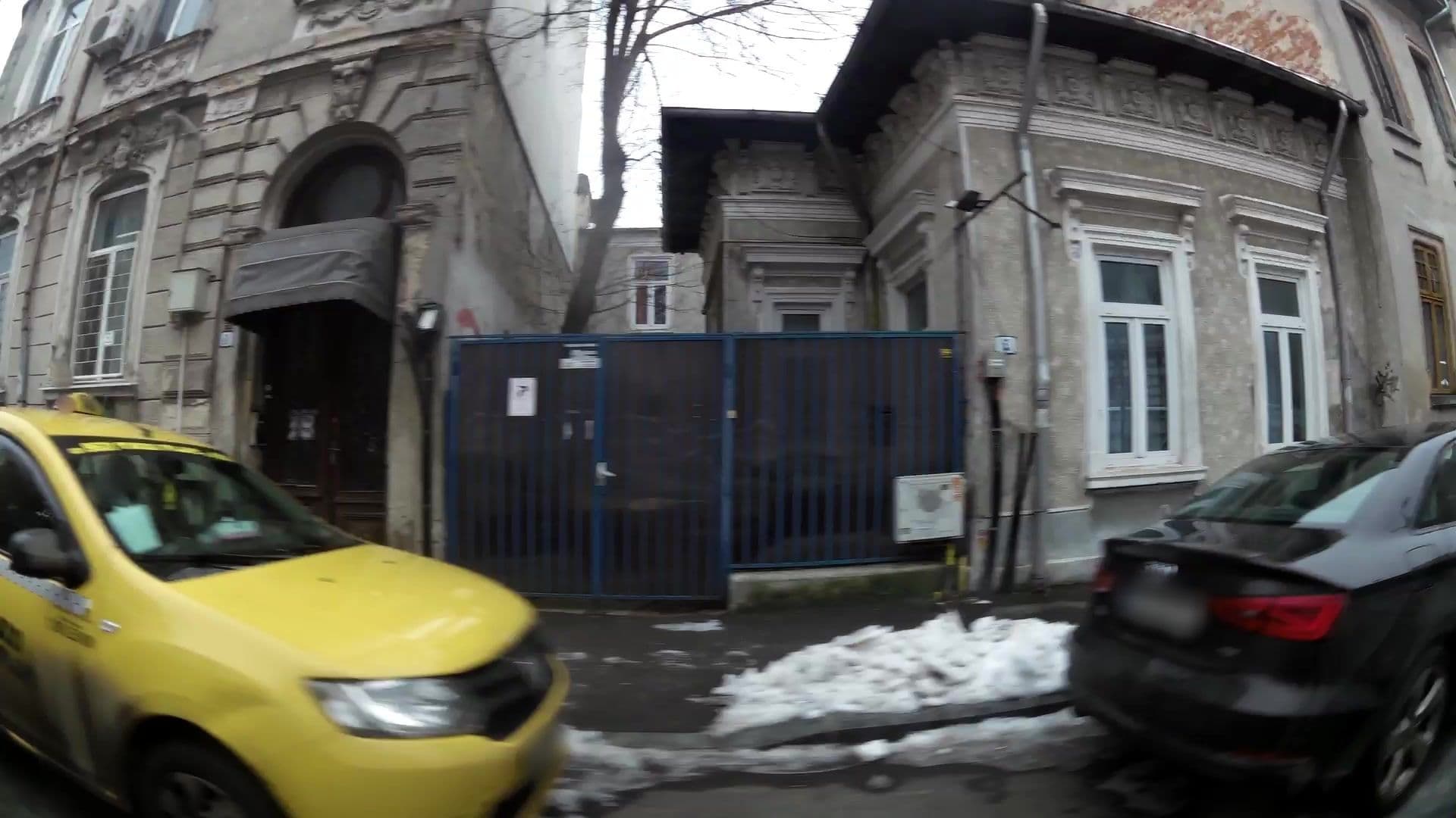 Street view near Funky Chicken, Bucharest