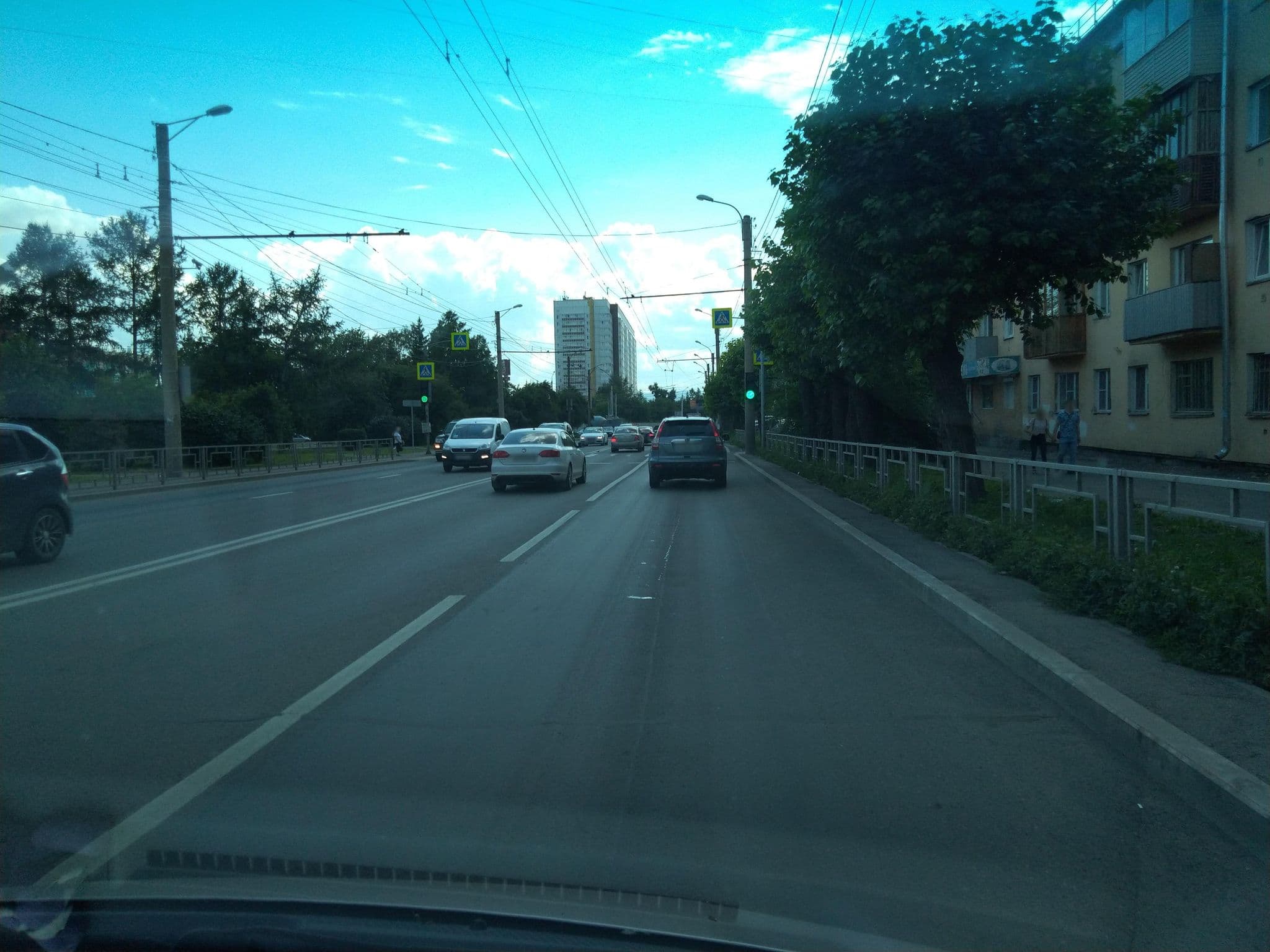 Street view near Отель "Волжская жемчужина", Krasnoyarsk — © romanf748 (CC BY-SA · Mapillary)