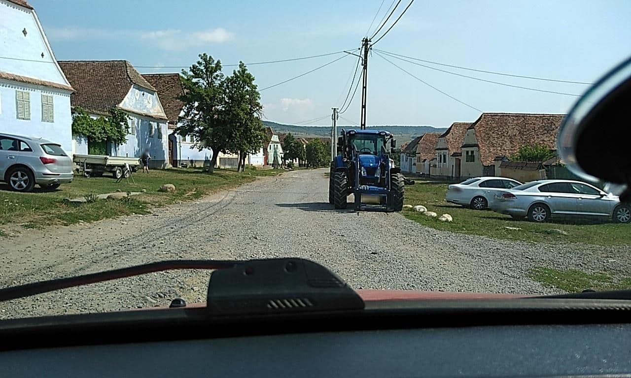 Street view near Viscri 32 Blue House, Viscri — © tavi (CC BY-SA · Mapillary)
