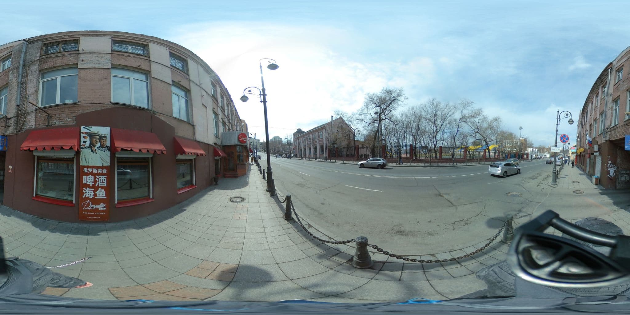 Street view near Хостел "Антилопа", Vladivostok — © trolleway (CC BY-SA · Mapillary)