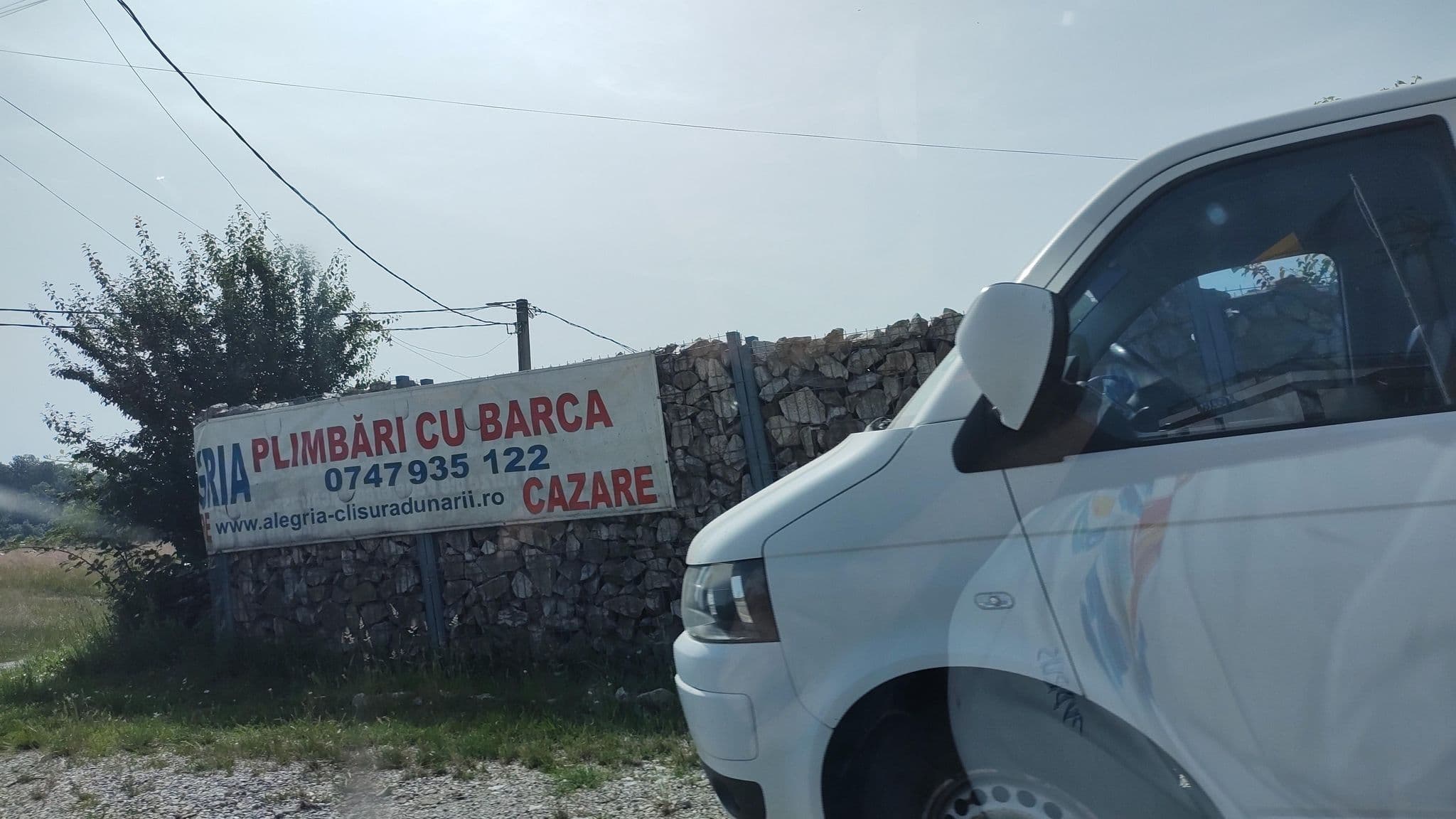 Street view near Pensiunea Alegria, Eşelniţa — © rsandu (CC BY-SA · Mapillary)