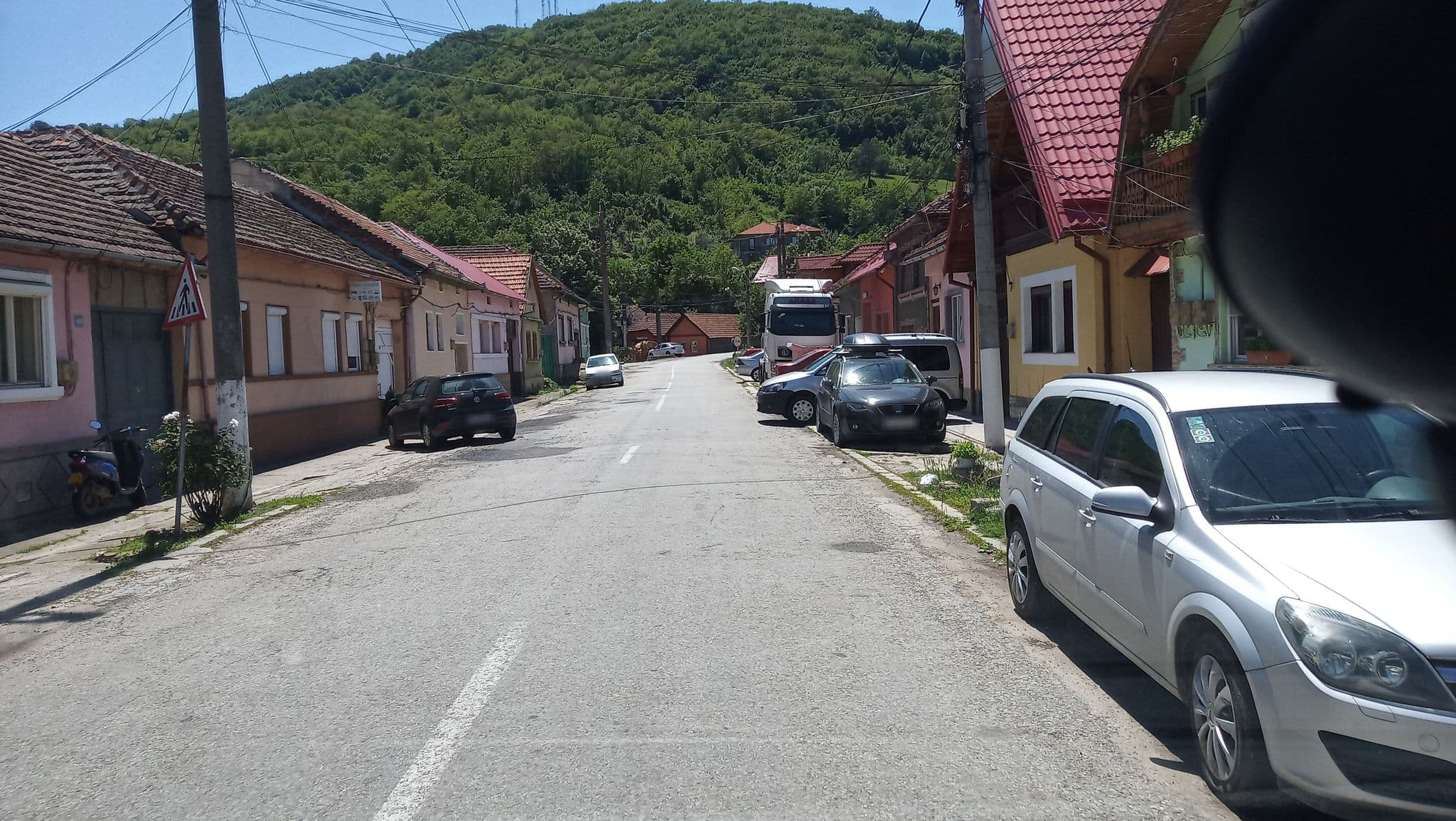 Street view near Casa Sandra, Băile Herculane — © tavi (CC BY-SA · Mapillary)