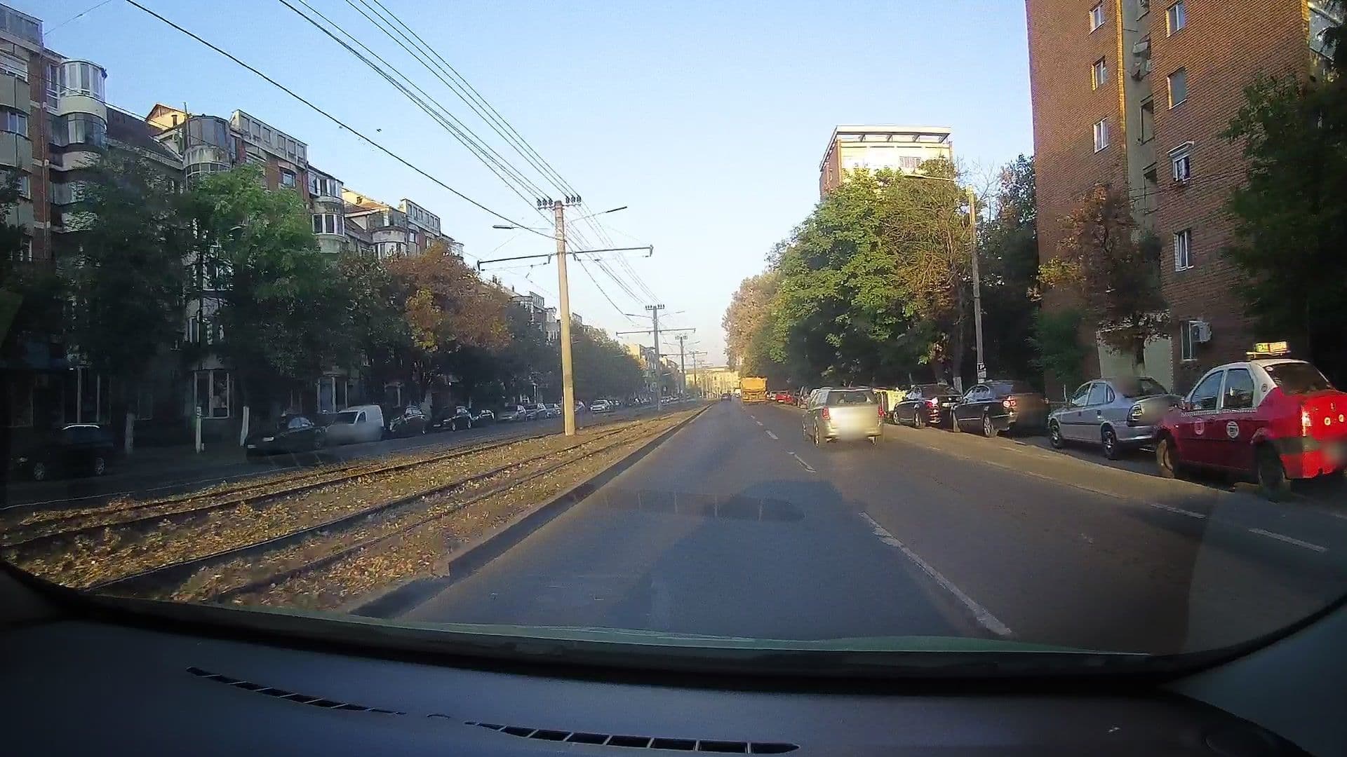 Street view near Le Boutique Hotel Moxa, Arad — © tavi (CC BY-SA · Mapillary)
