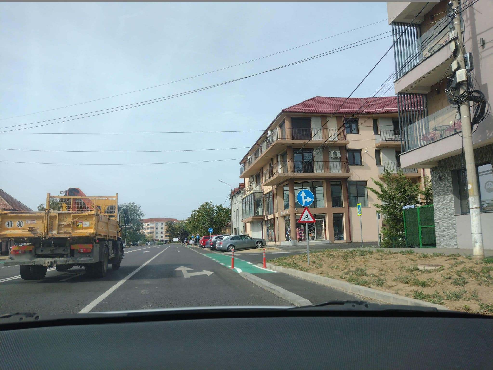 Street view near Hotel Glory, Oradea — © gisbihor2 (CC BY-SA · Mapillary)